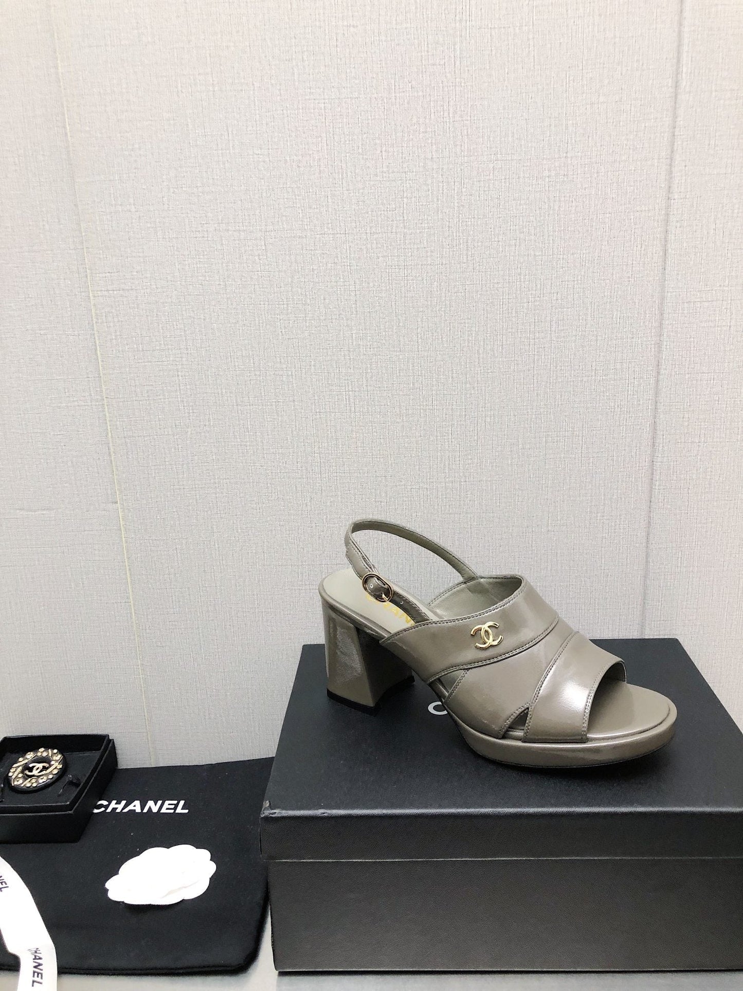 Luxury Shoes Sandals - CHL - 142