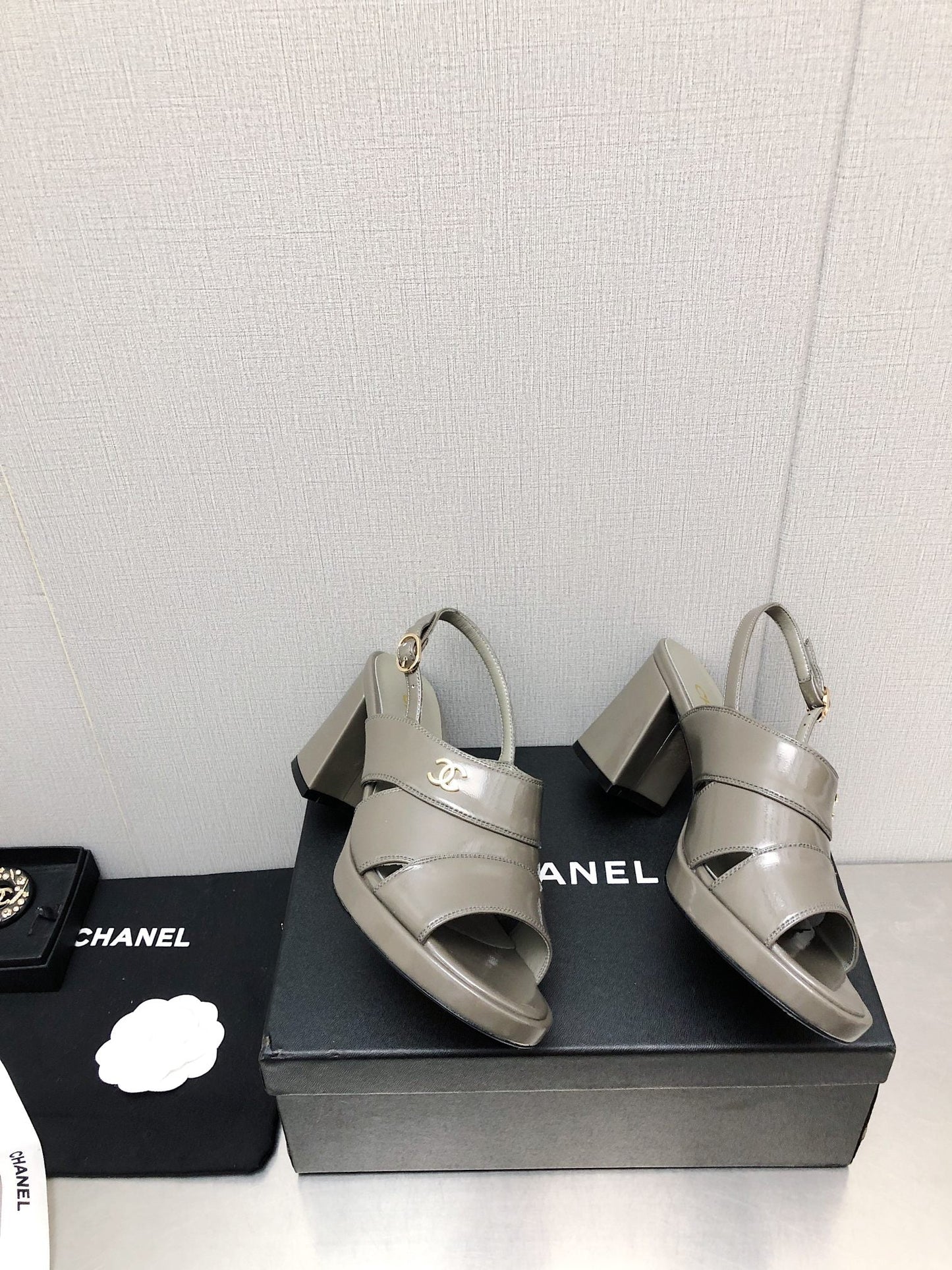 Luxury Shoes Sandals - CHL - 142