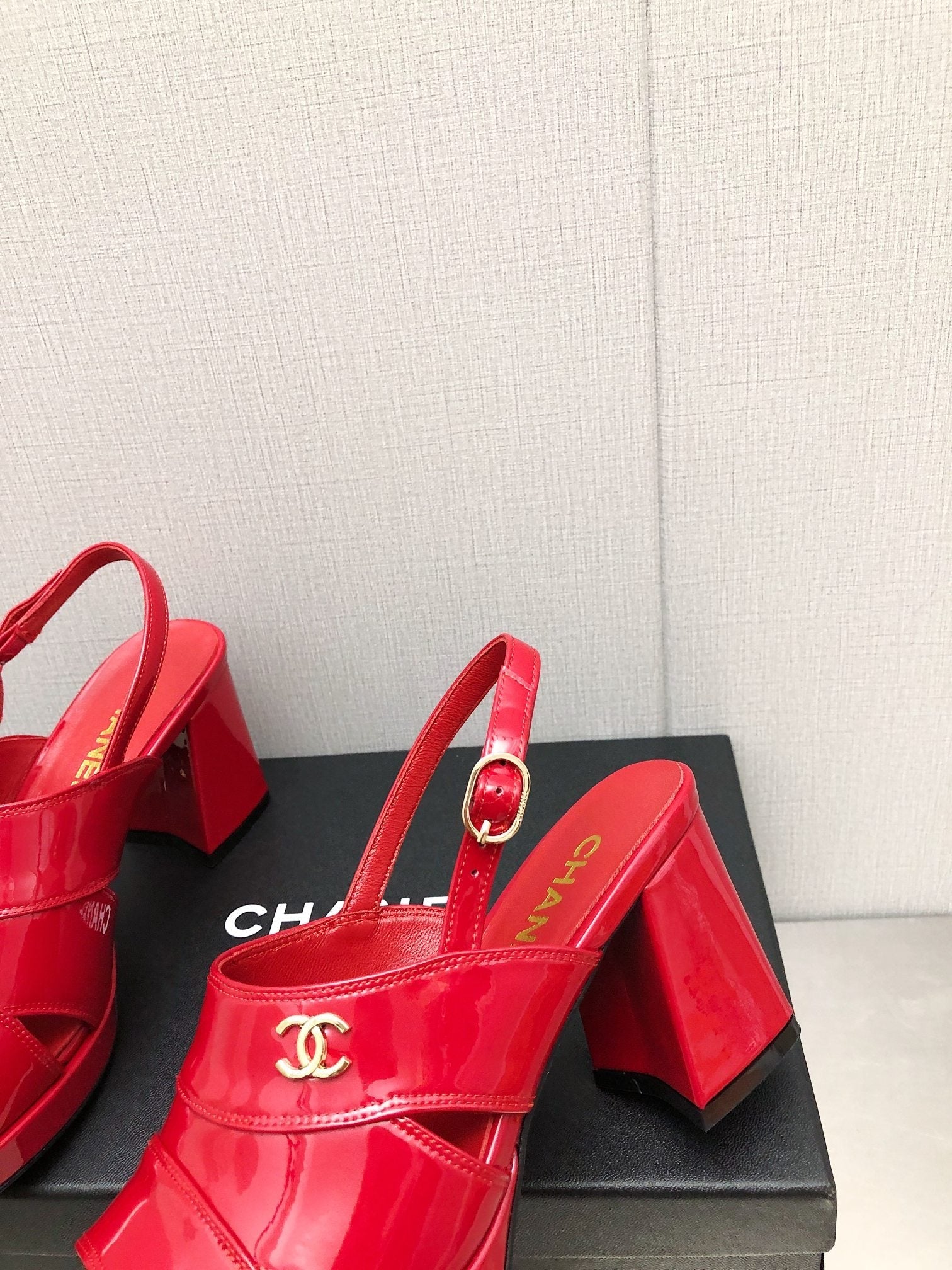 Luxury Shoes Sandals - CHL - 140