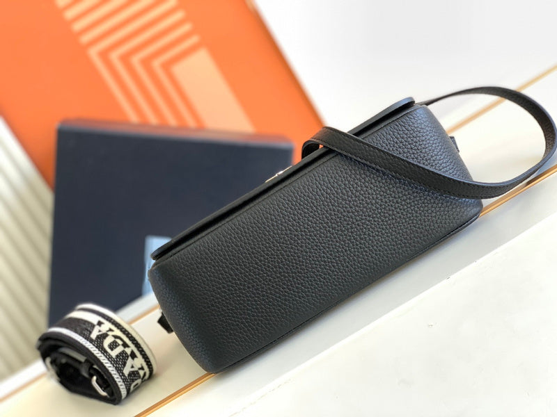 Oz - Fei Bags - 950