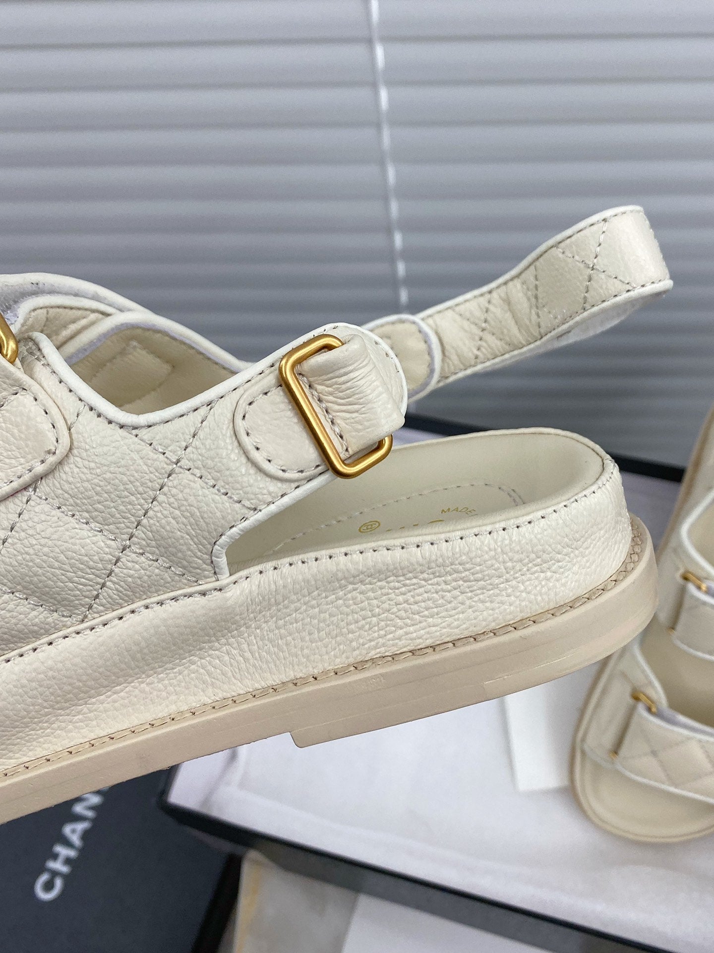 Luxury Shoes Sandals - CHL - 1002