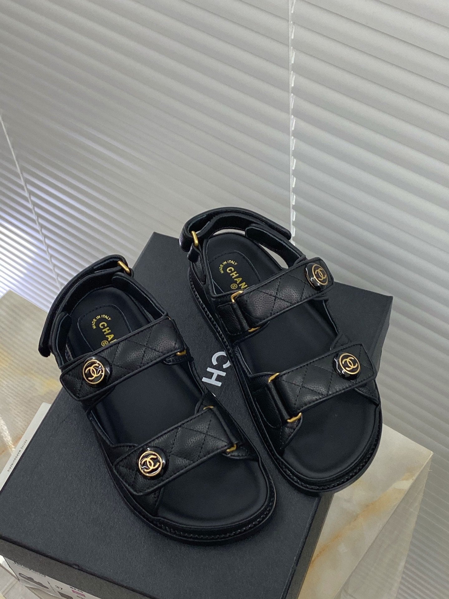 Luxury Shoes Sandals - CHL - 1001