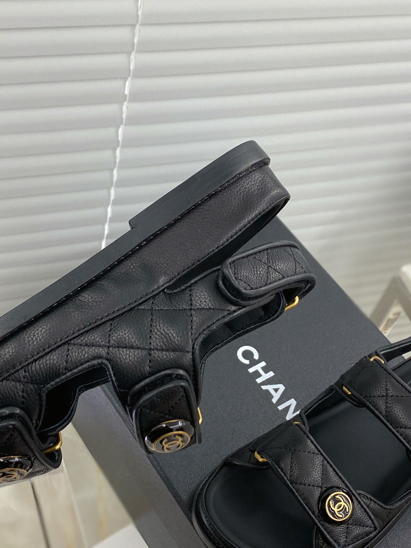 Luxury Shoes Sandals - CHL - 1001