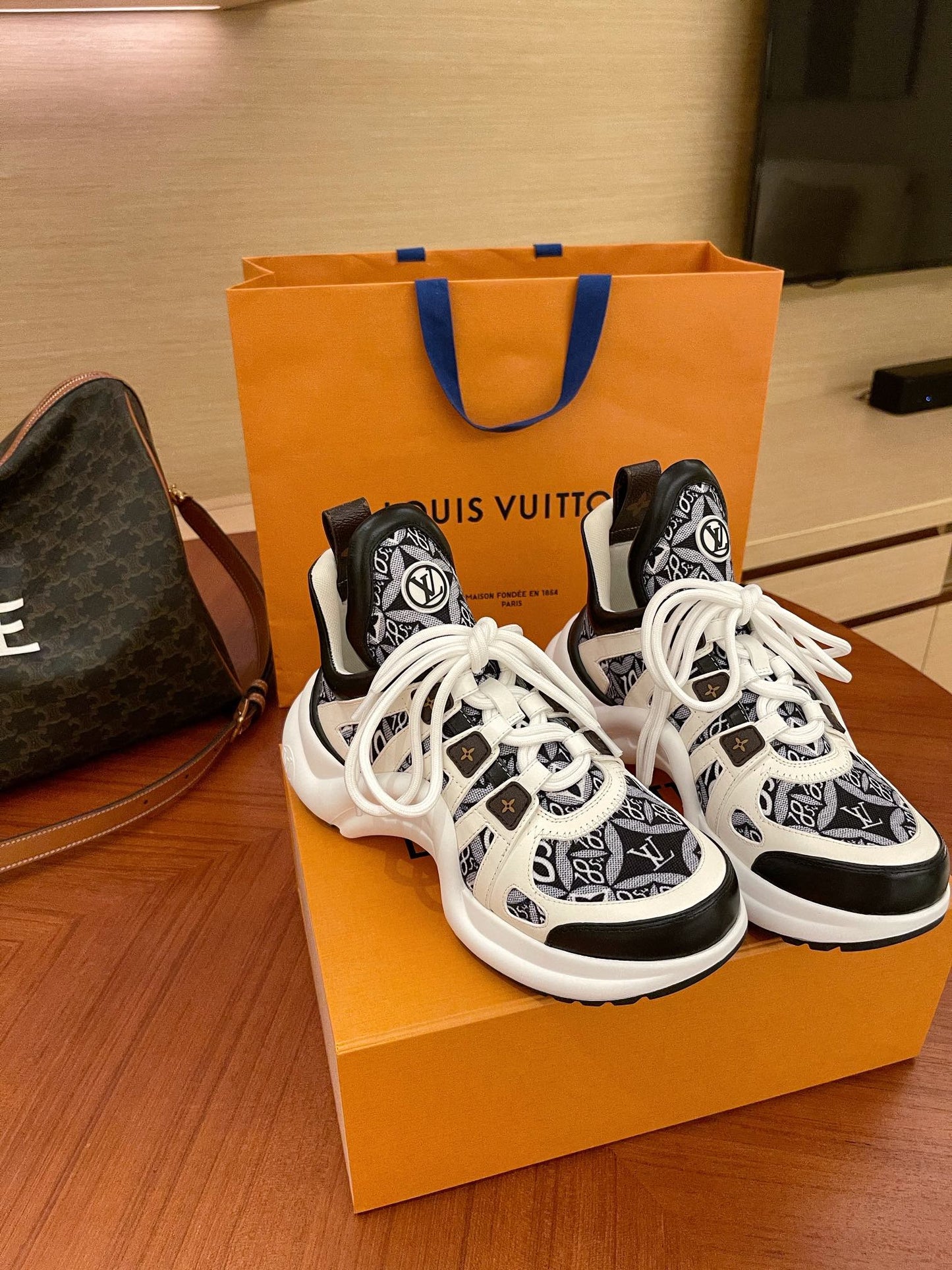 Luxury Shoes - LU-V - 1131