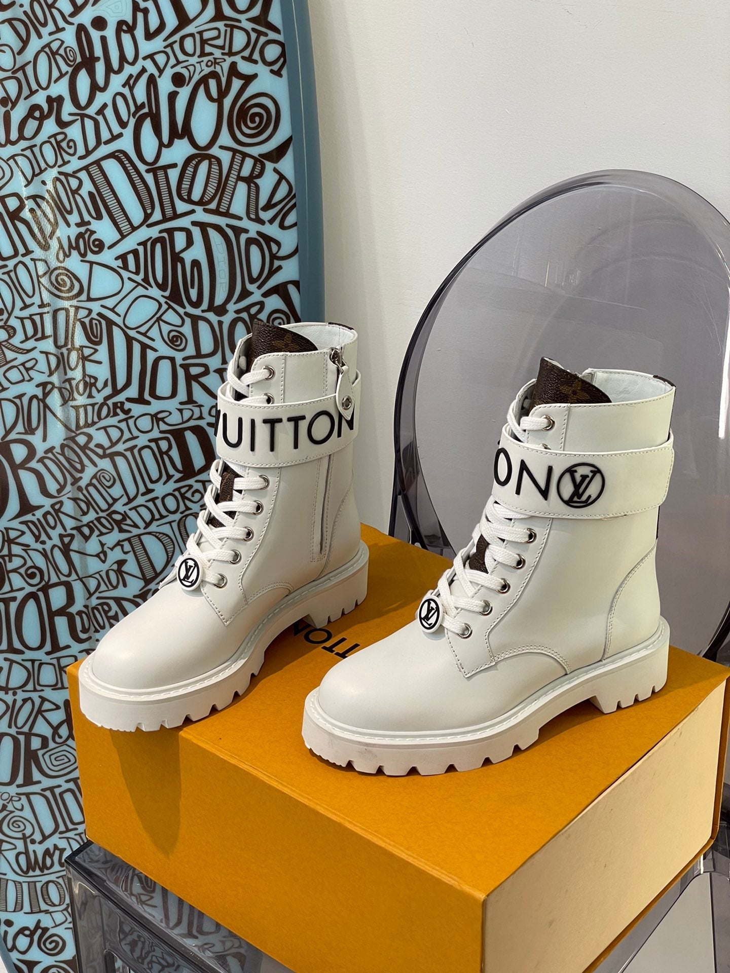 Luxury Shoes - LU-V - 552