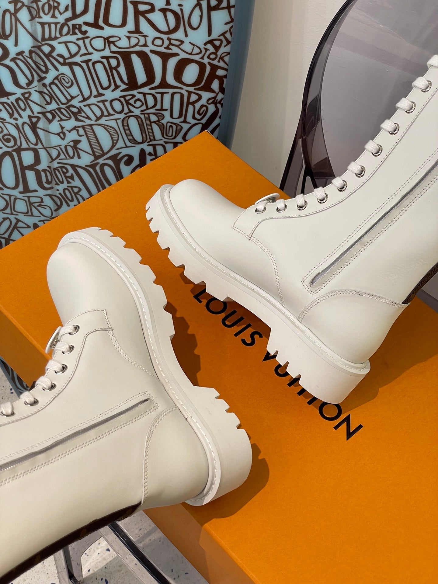 Luxury Shoes - LU-V - 550