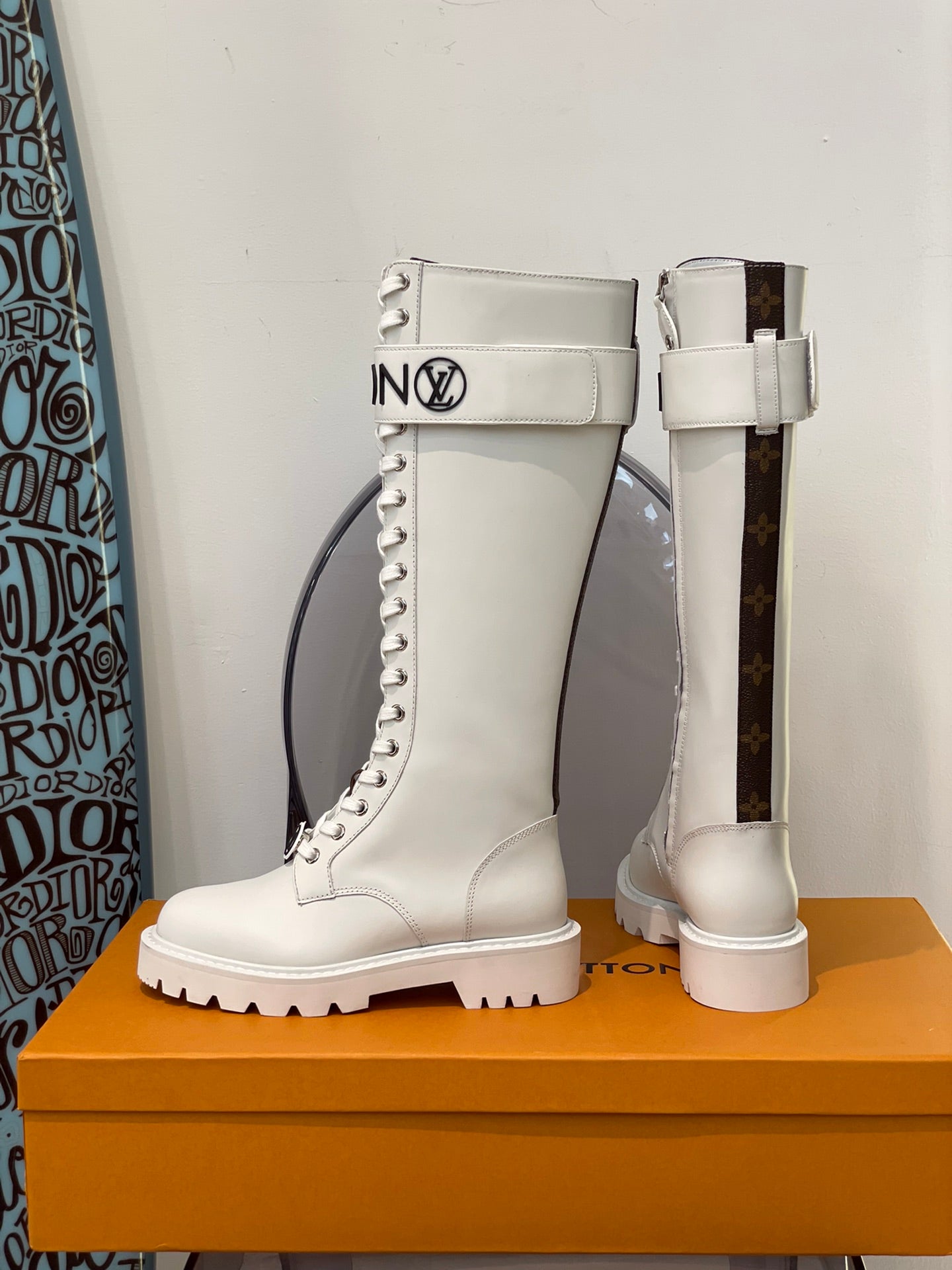 Luxury Shoes - LU-V - 550