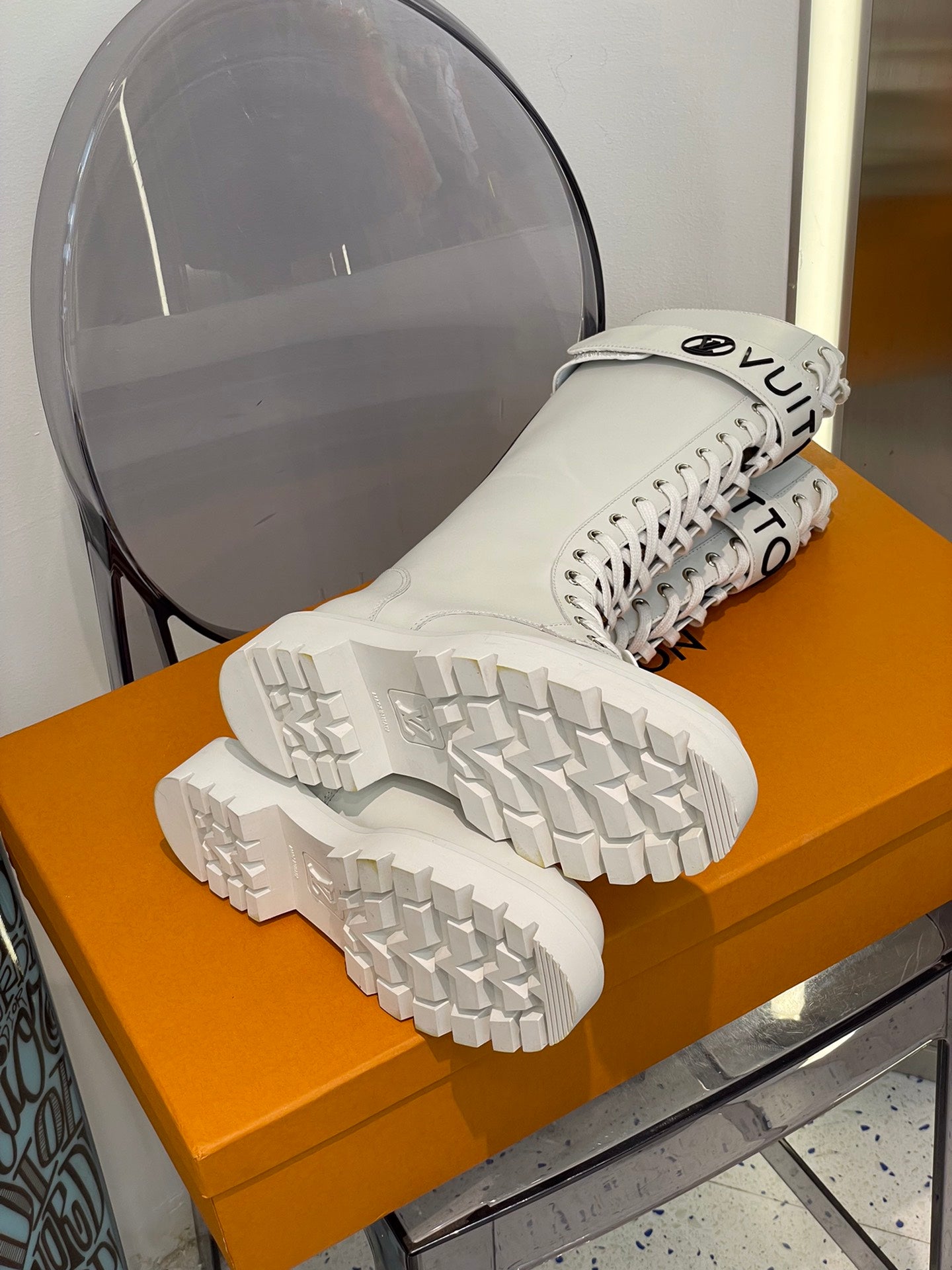 Luxury Shoes - LU-V - 550