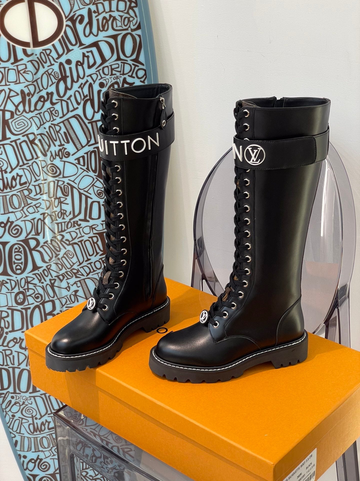 Luxury Shoes - LU-V - 551