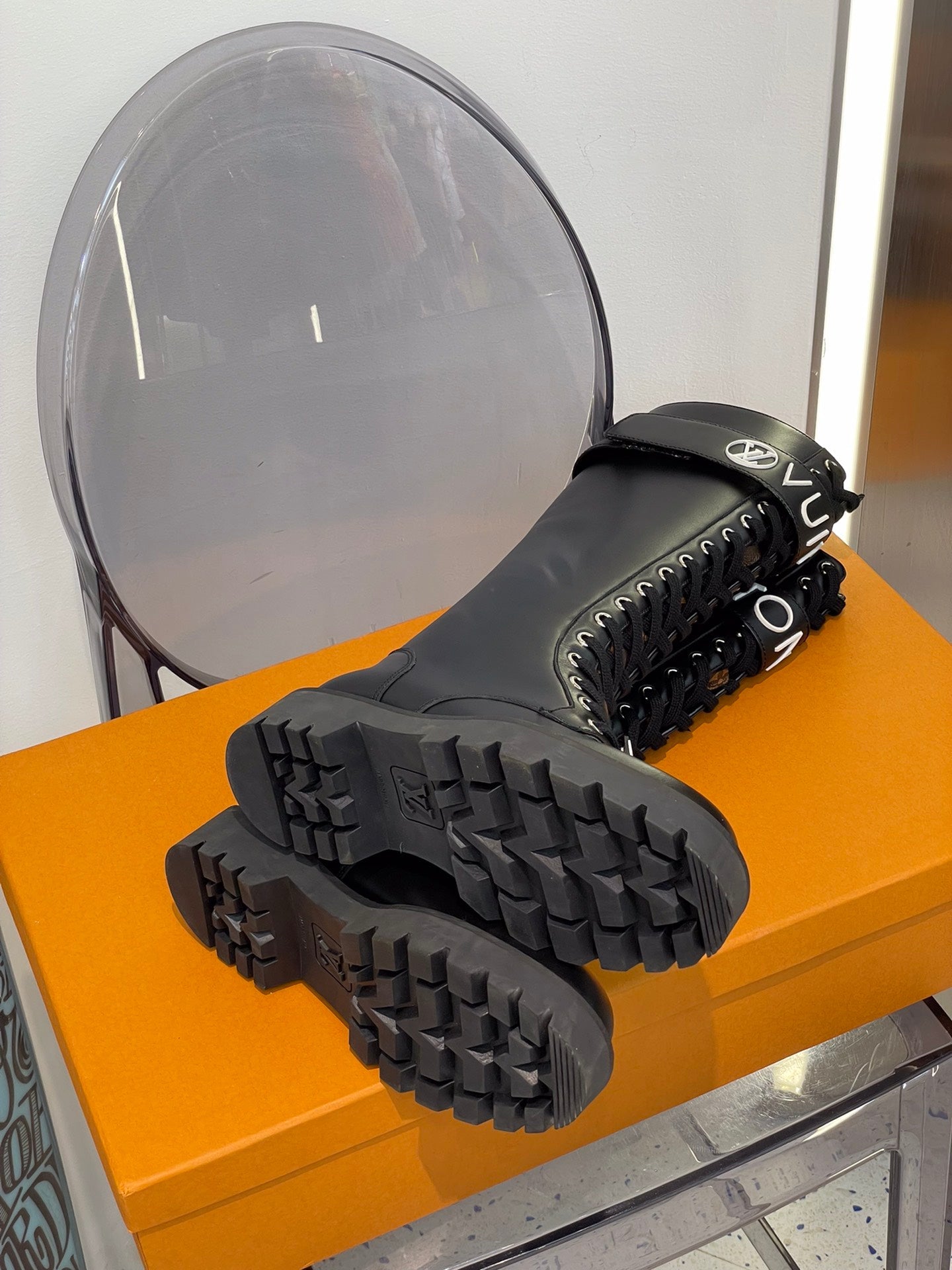 Luxury Shoes - LU-V - 551