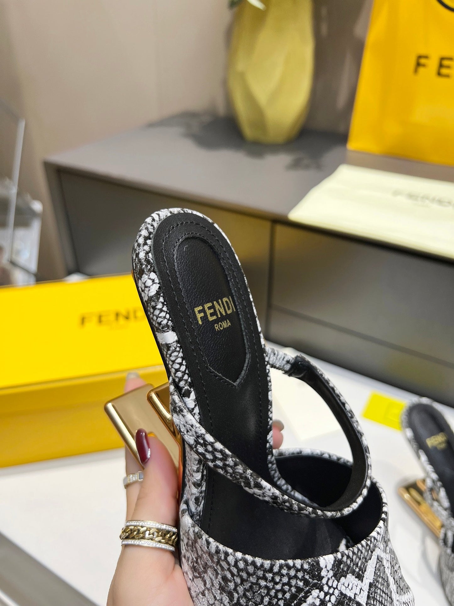 Luxury Shoes - FED - 681
