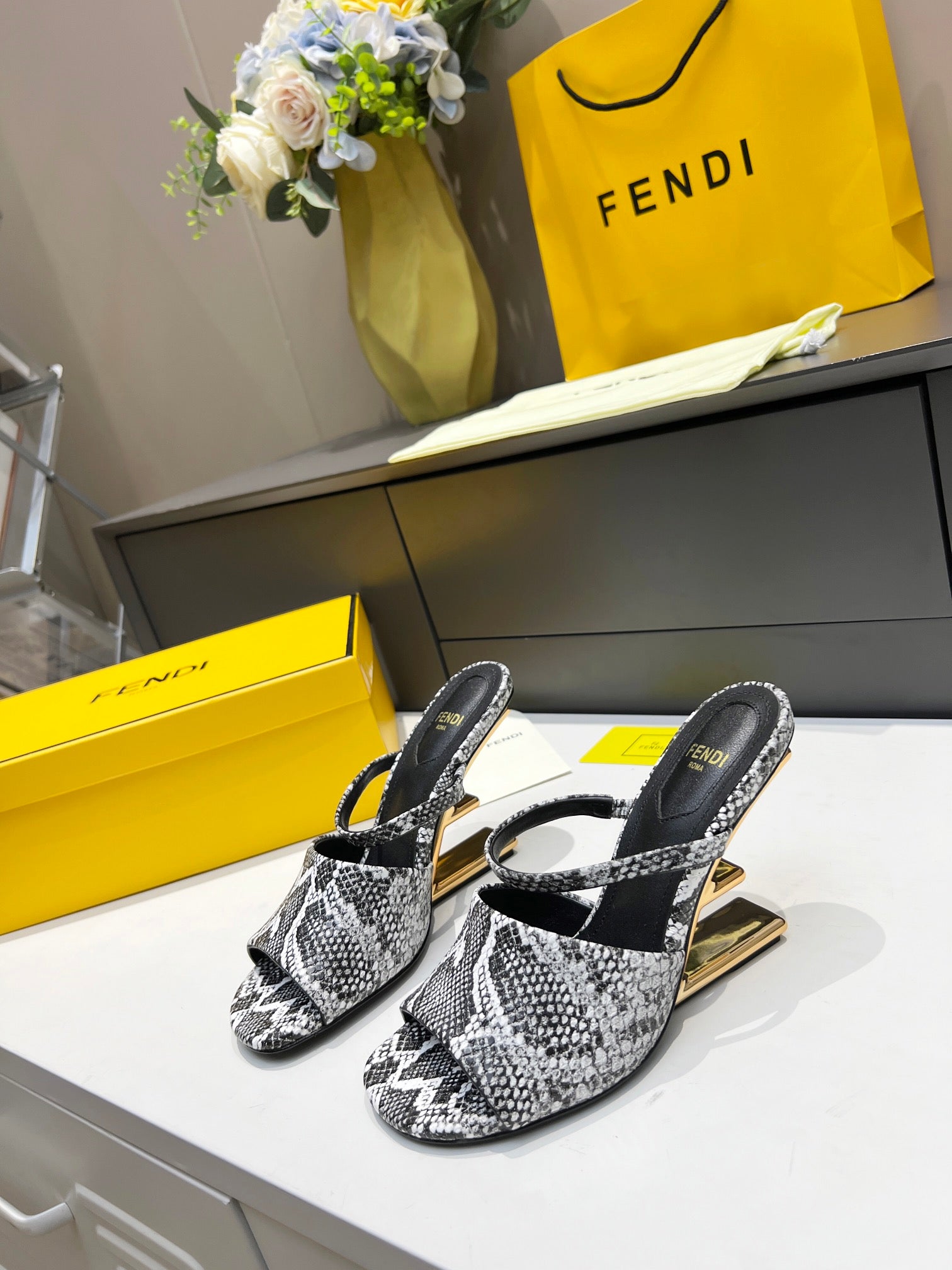 Luxury Shoes - FED - 681