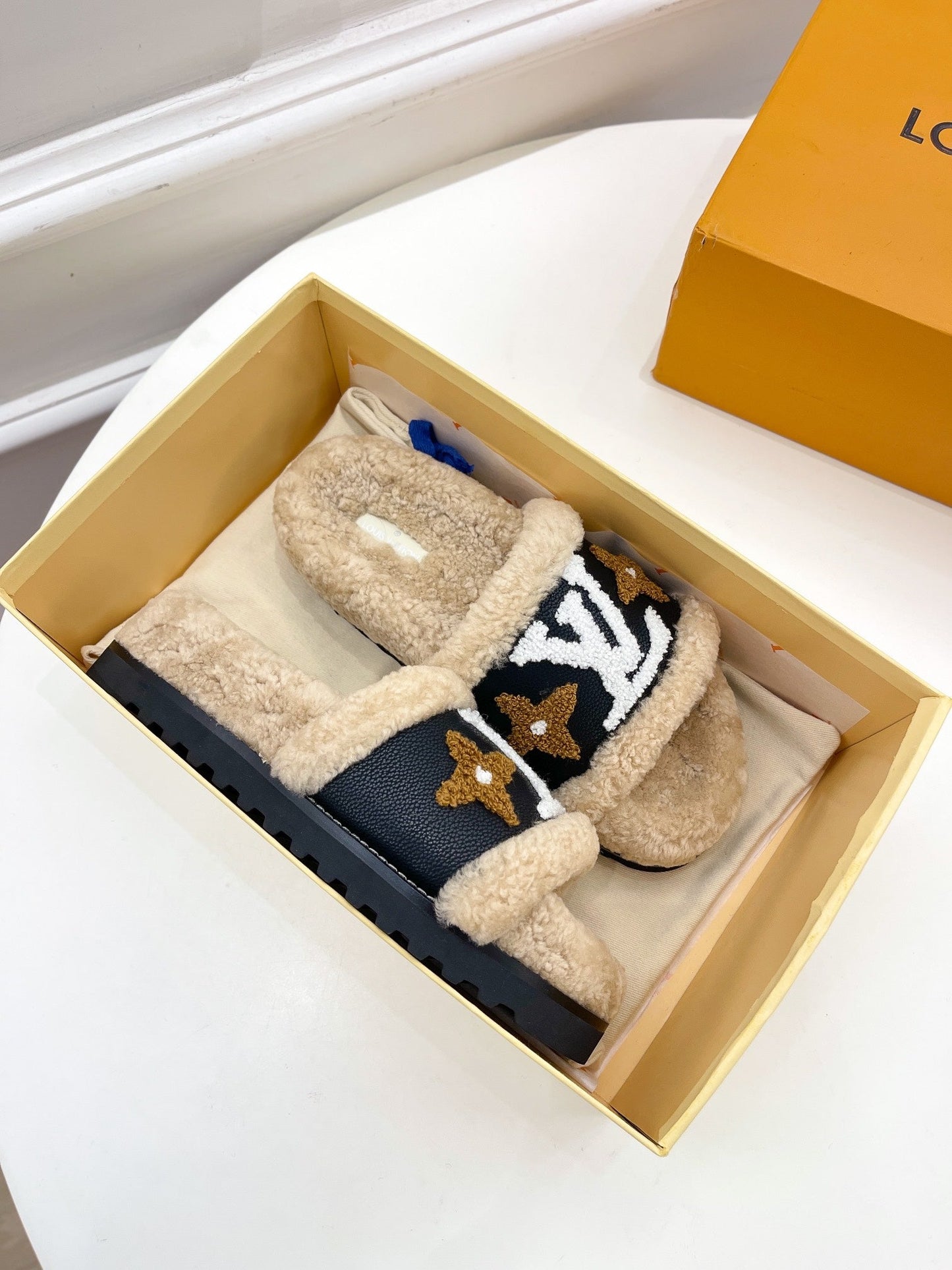 Luxury Shoes - LU-V - 417