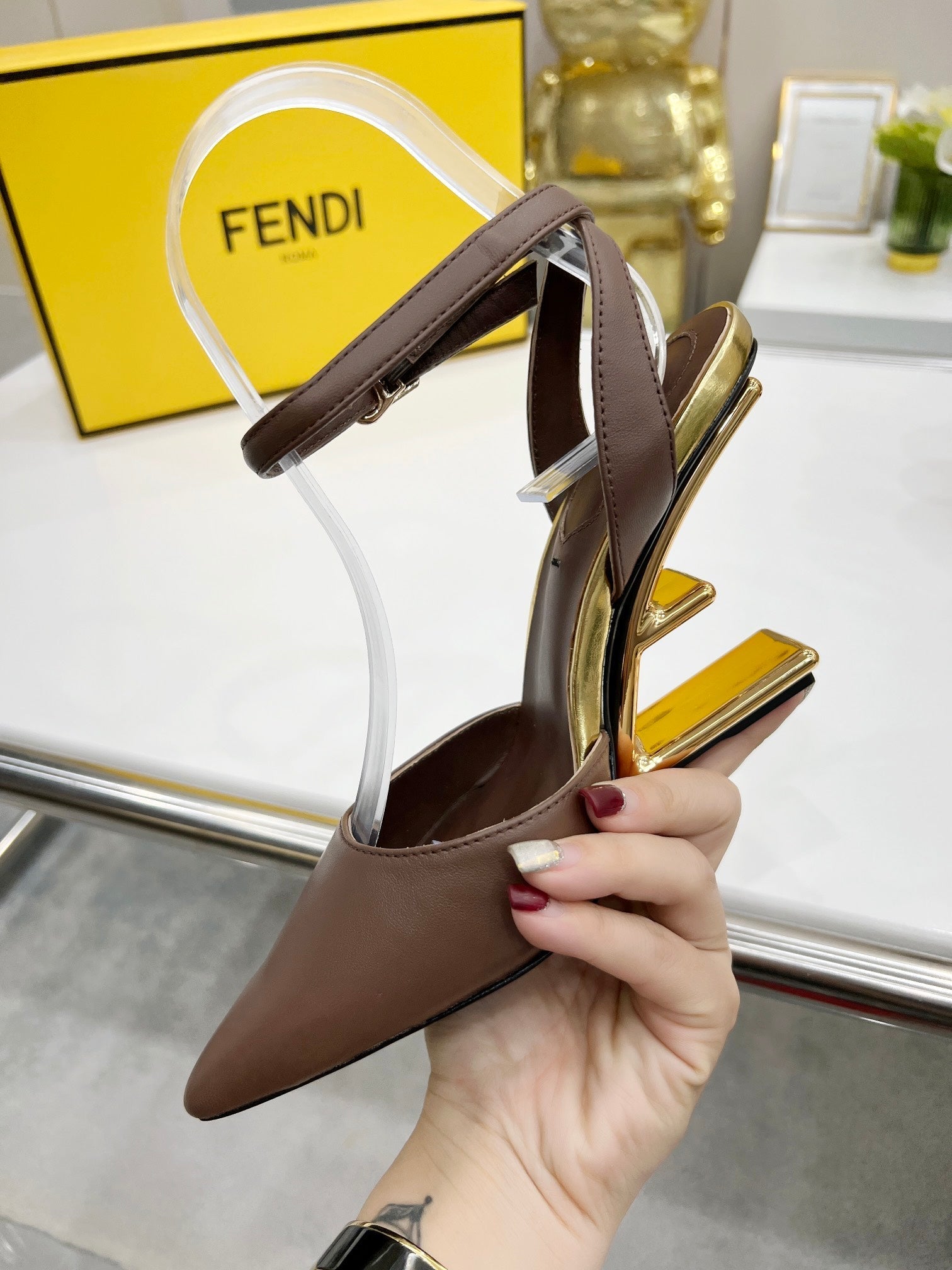 Luxury Shoes - FED - 692