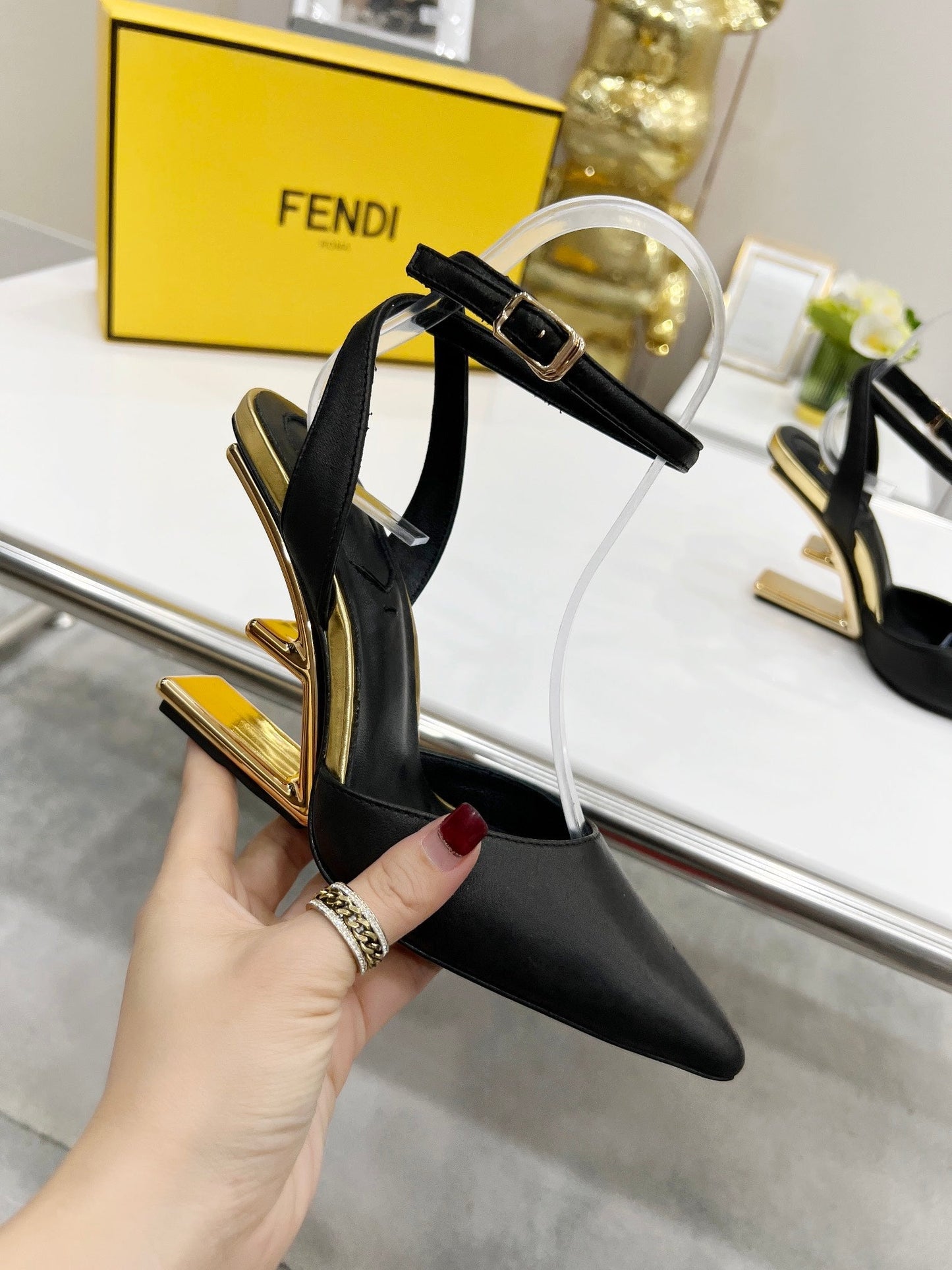 Luxury Shoes - FED - 690