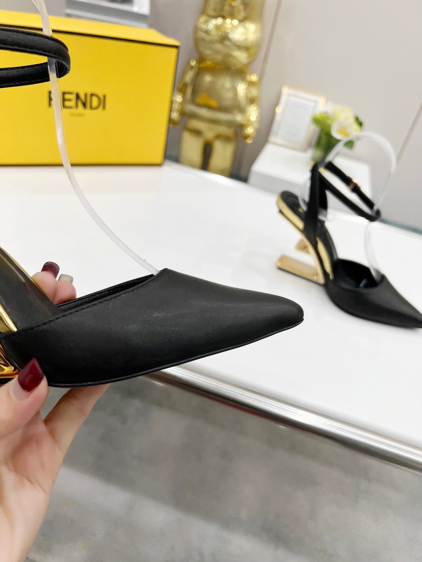 Luxury Shoes - FED - 690