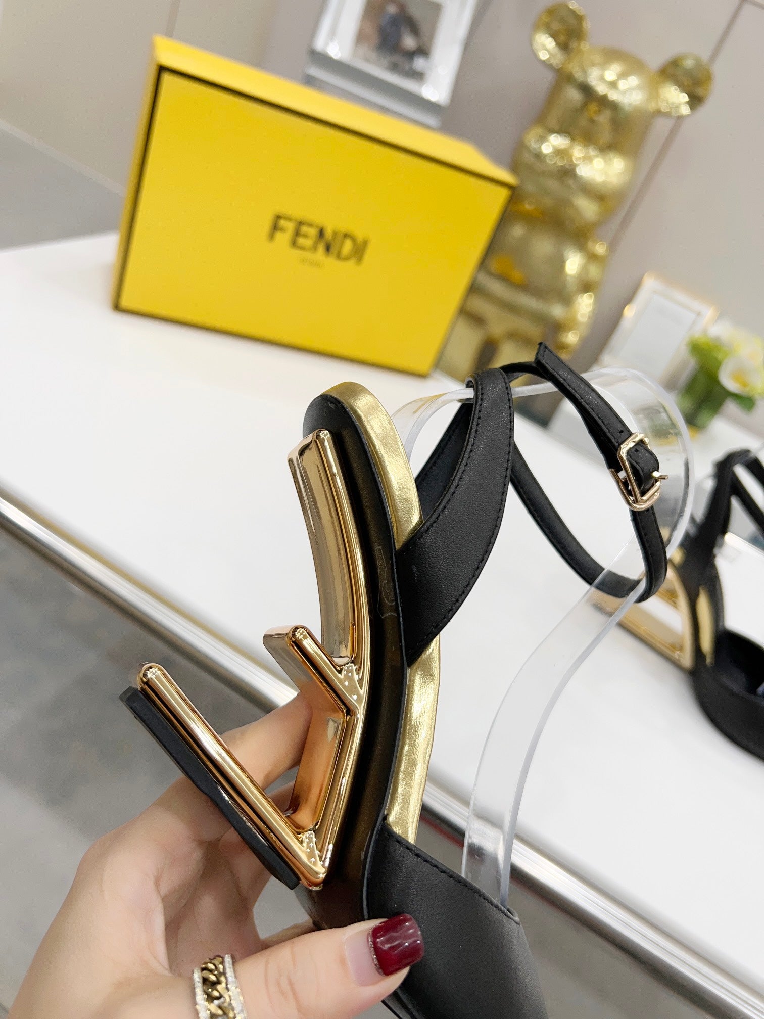 Luxury Shoes - FED - 690
