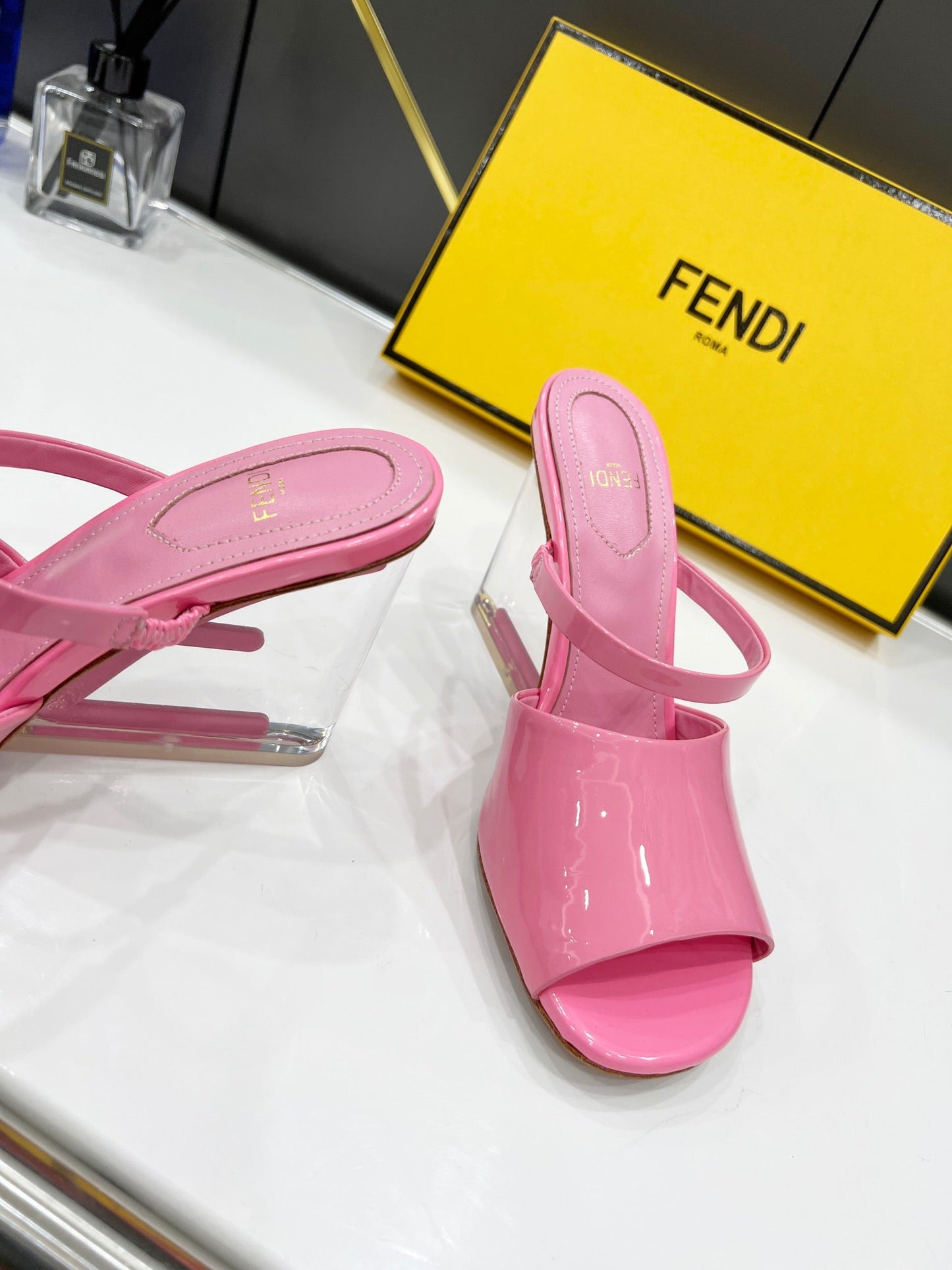 Luxury Shoes - FED - 682