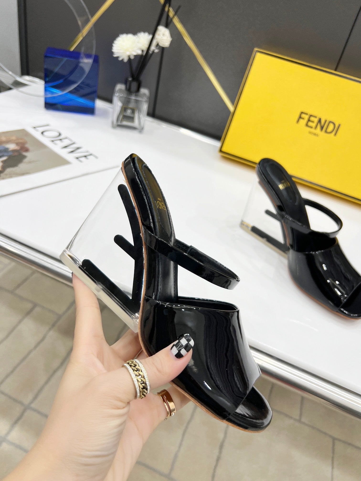 Luxury Shoes - FED - 685