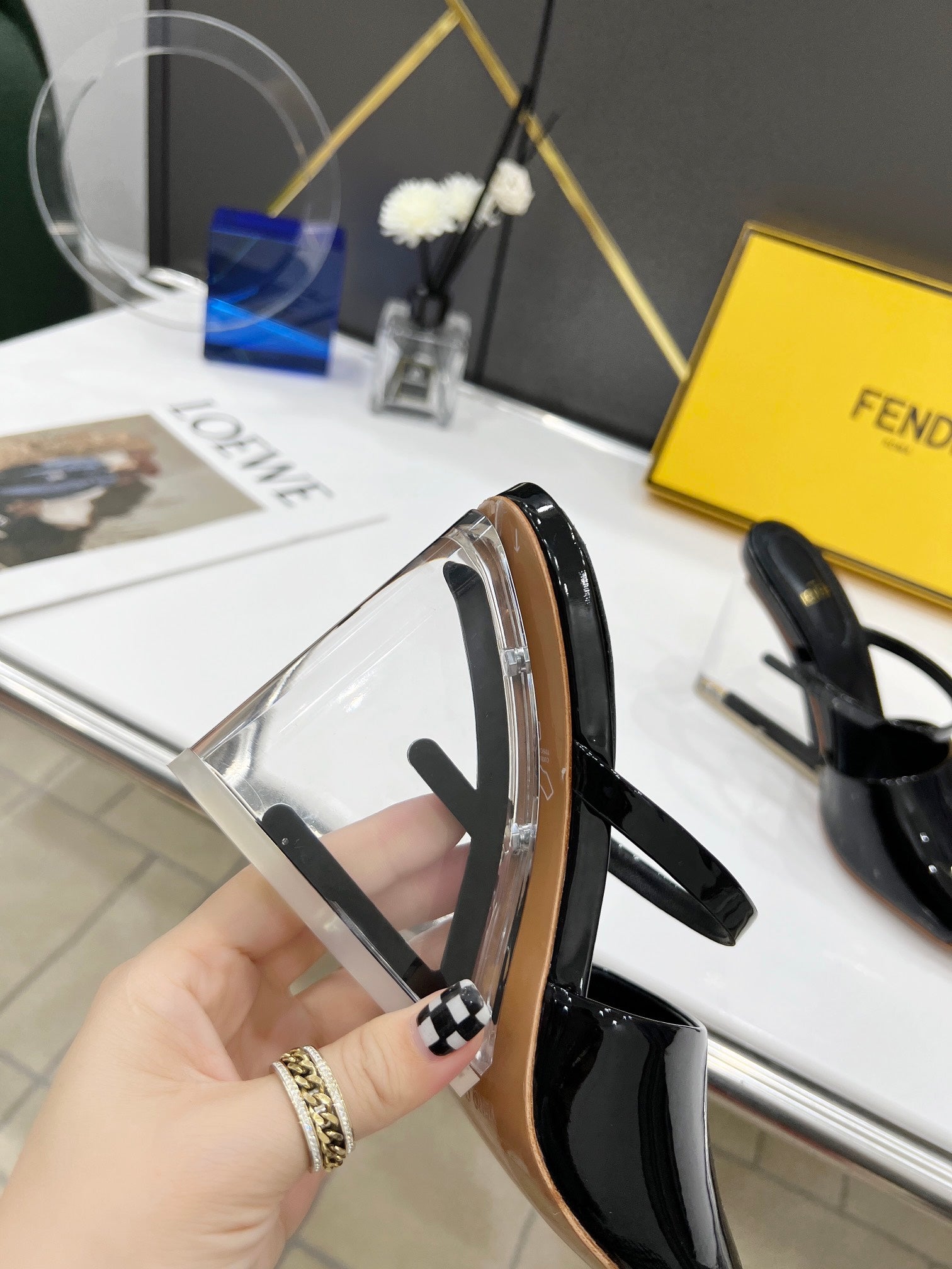 Luxury Shoes - FED - 685