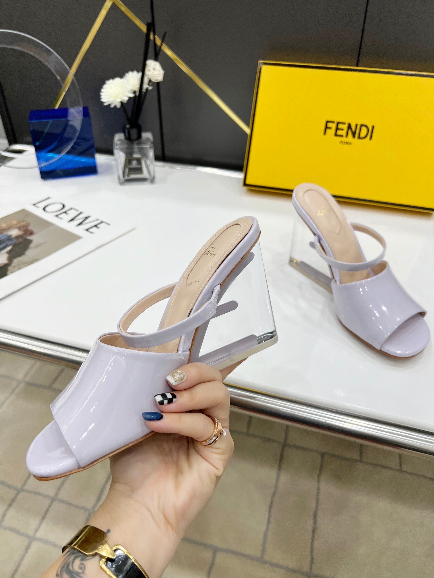 Luxury Shoes - FED - 686