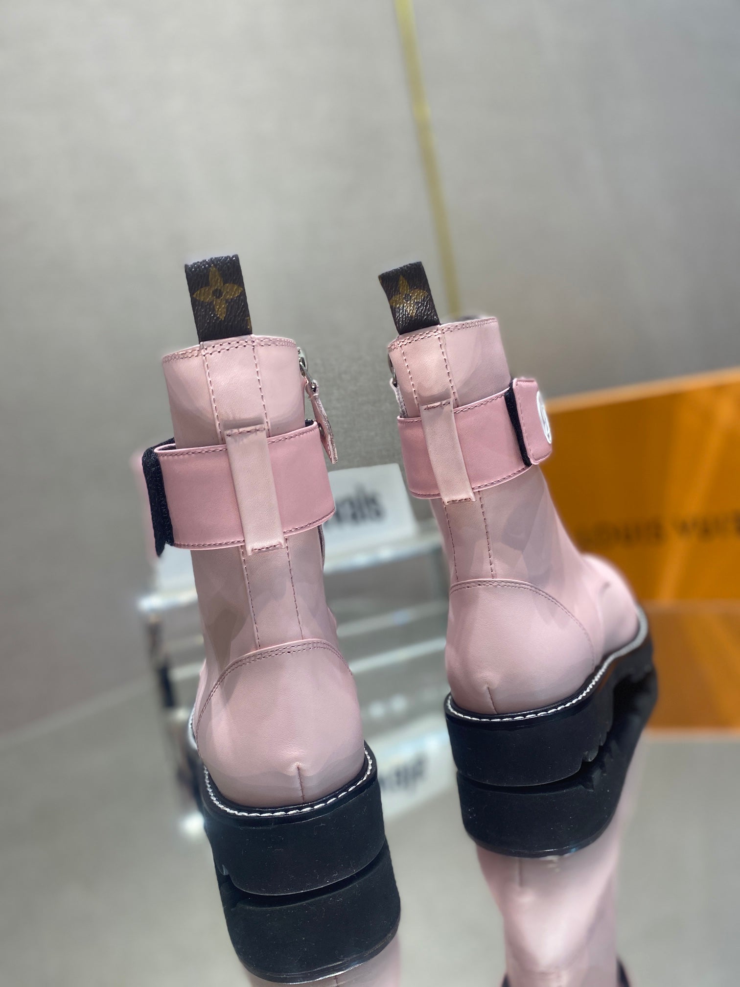 Luxury Shoes - LU-V - 432