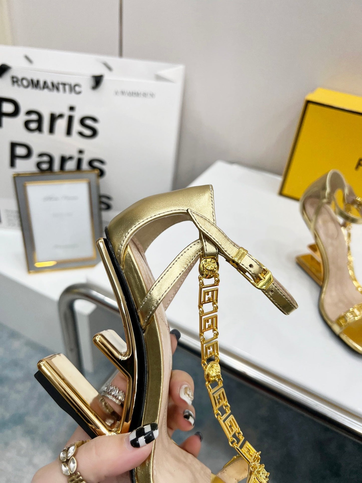 Luxury Shoes - FED - 678