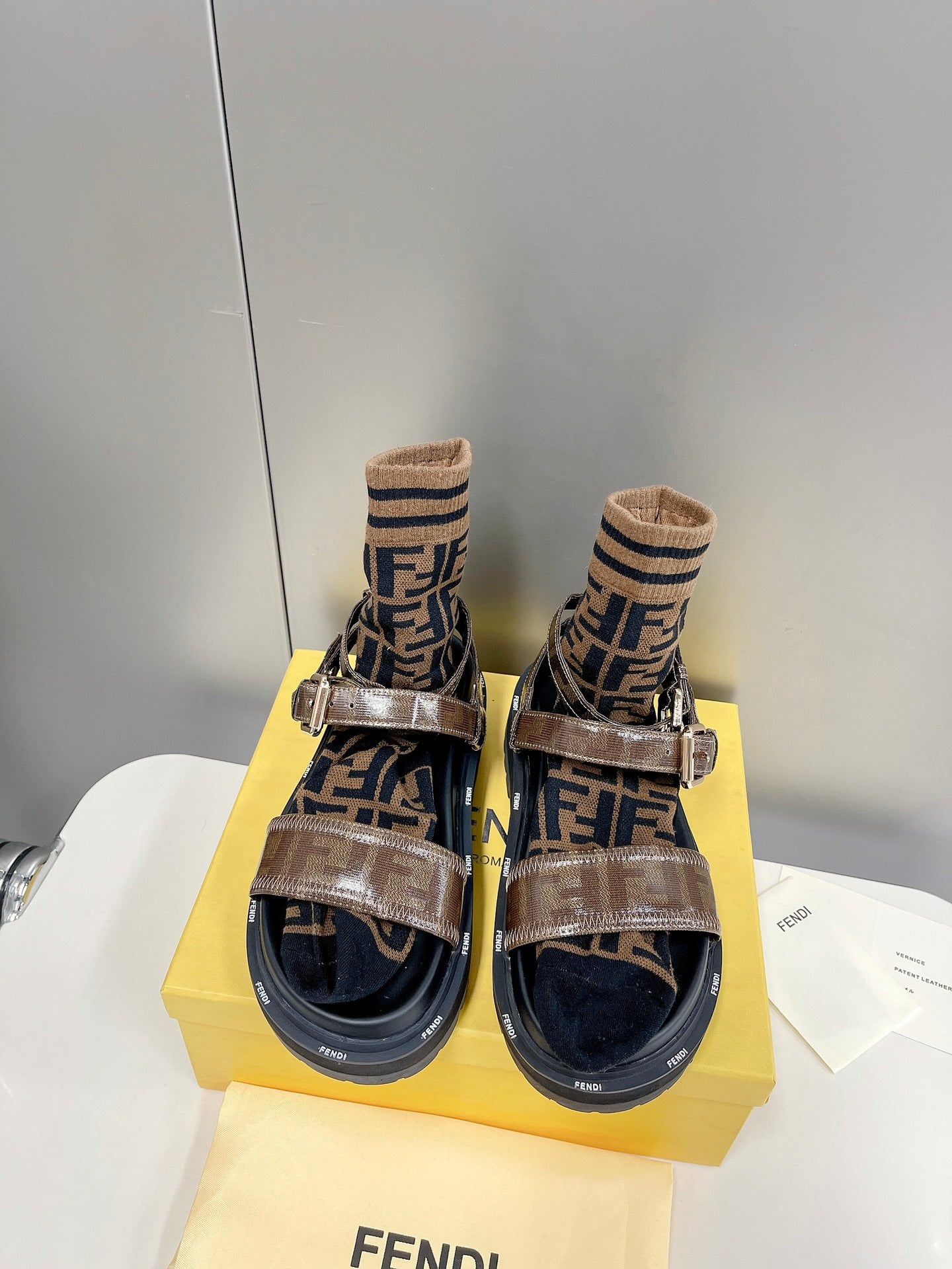 Luxury Shoes - FED - 661