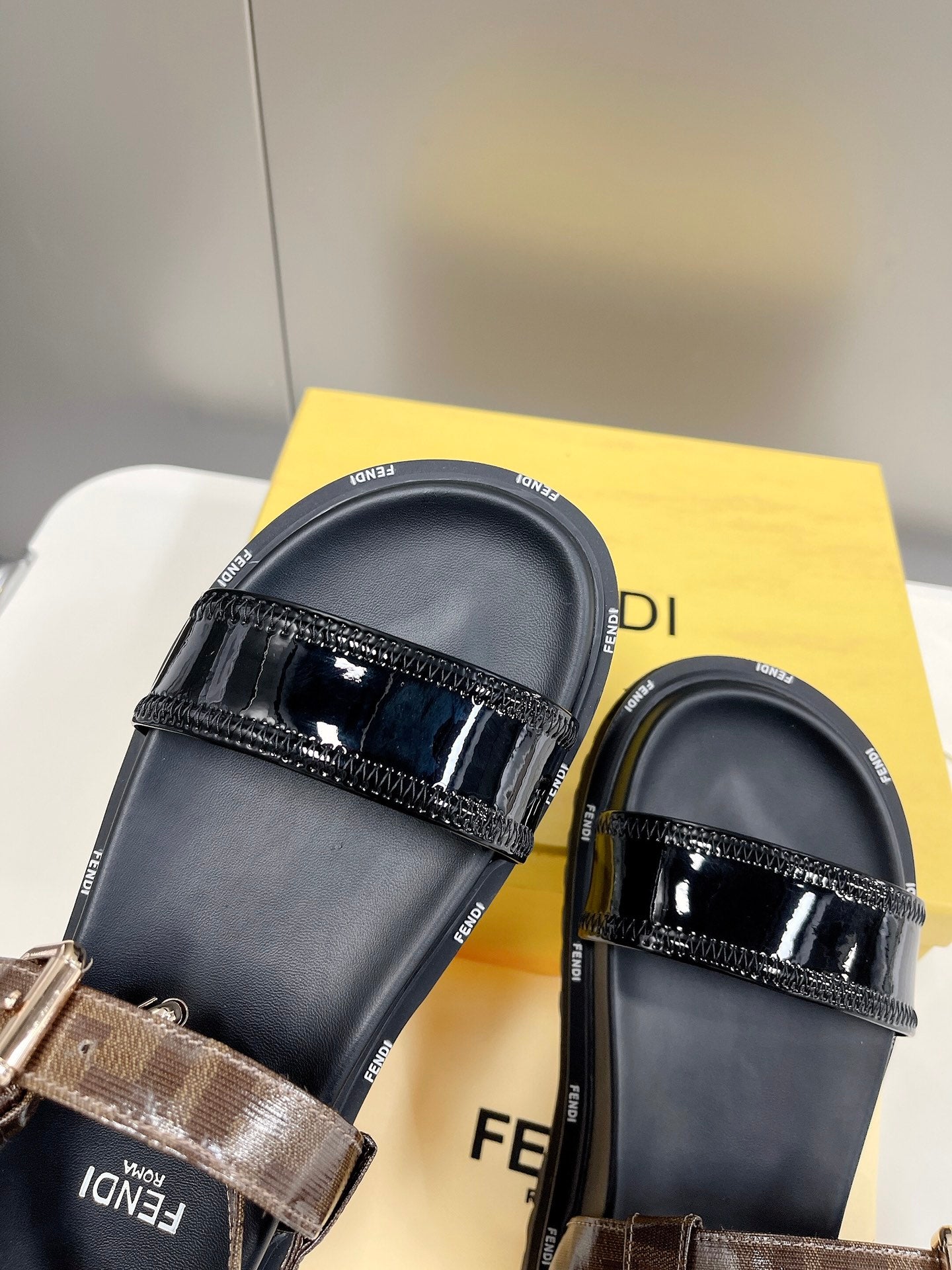 Luxury Shoes - FED - 662