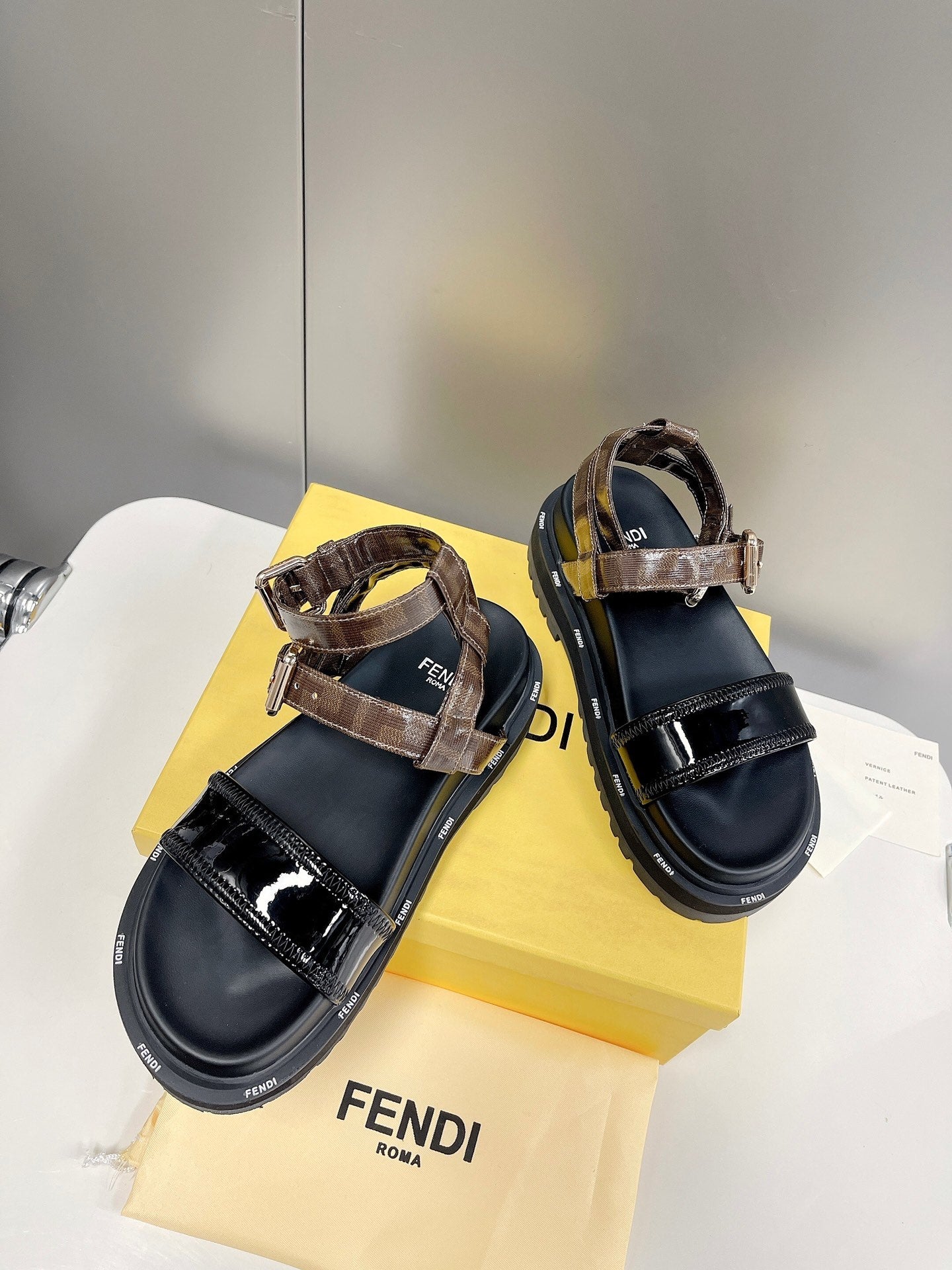 Luxury Shoes - FED - 662
