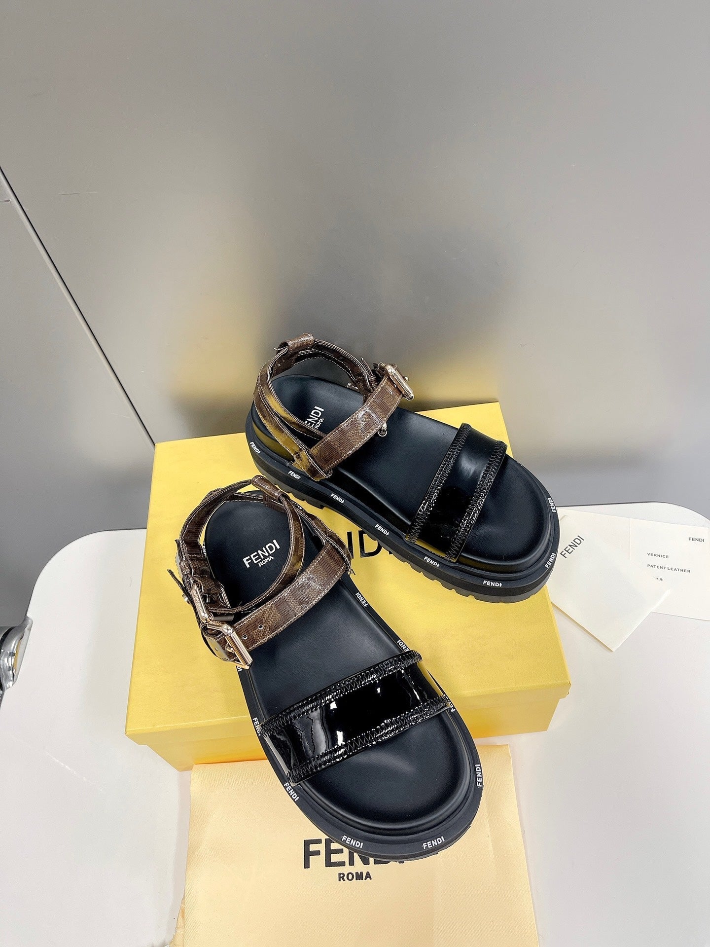 Luxury Shoes - FED - 662