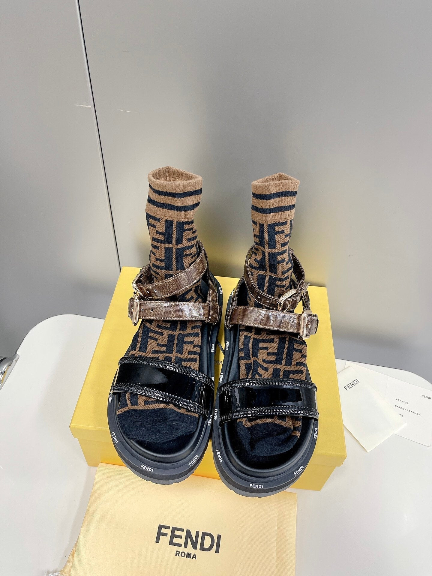 Luxury Shoes - FED - 662