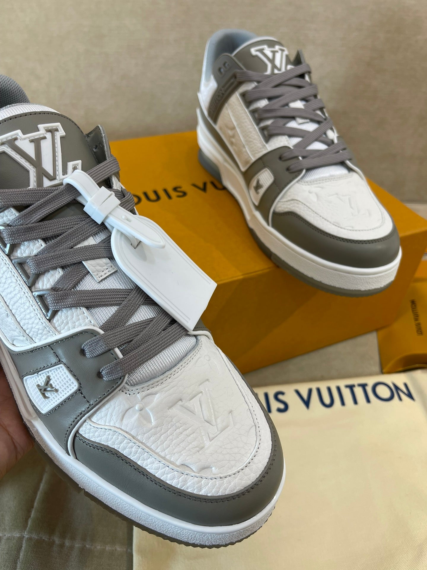 Luxury Shoes - LU-V - 391