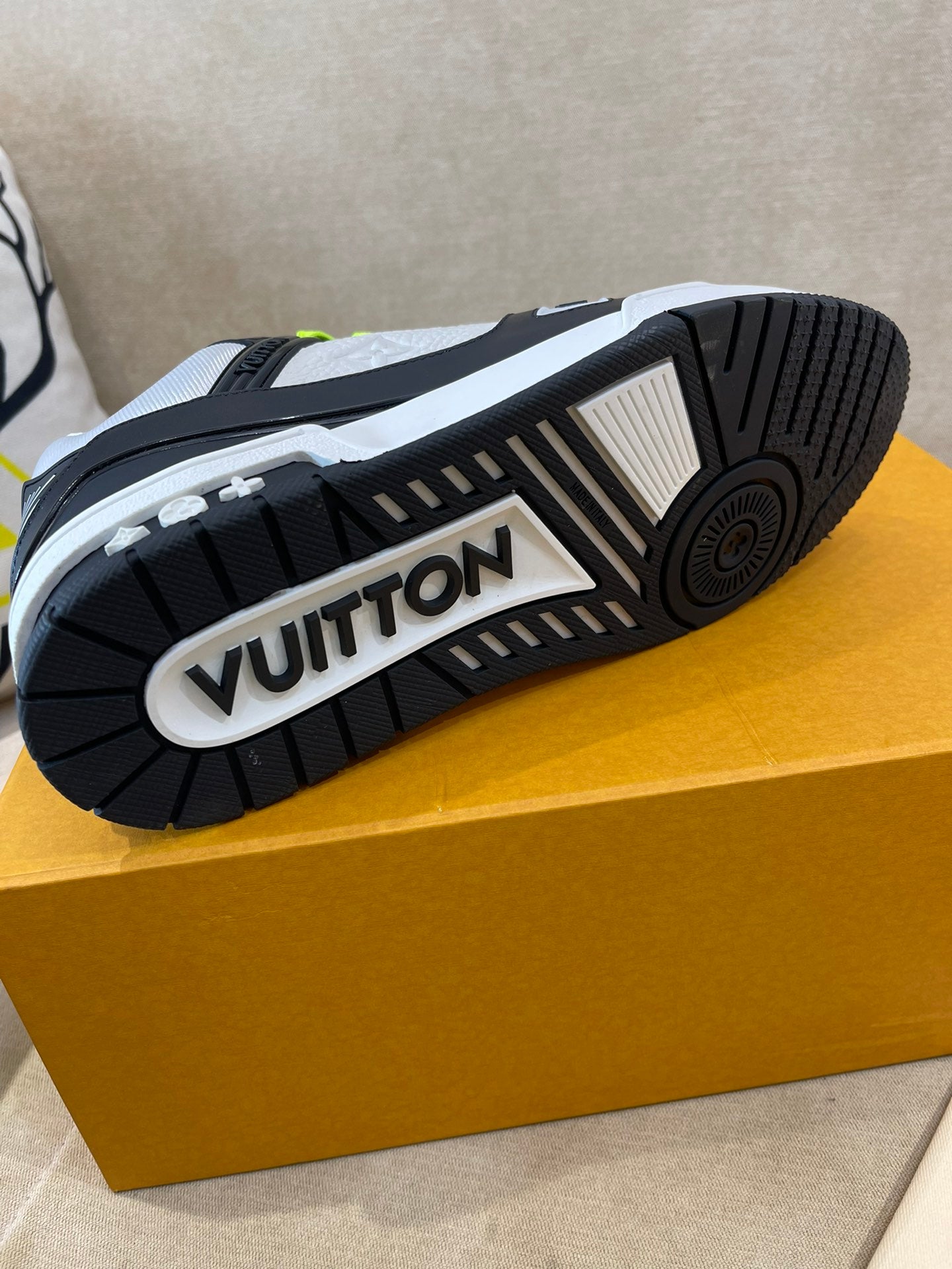 Luxury Shoes - LU-V - 392