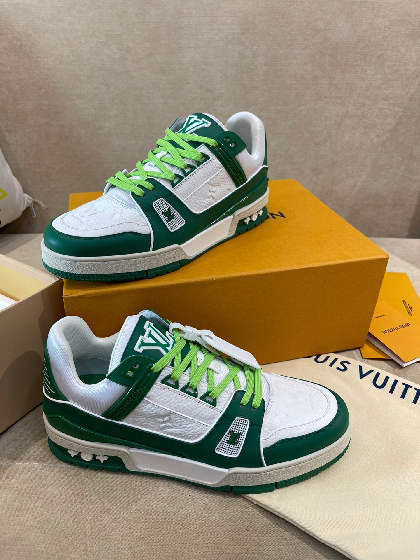 Luxury Shoes - LU-V - 393