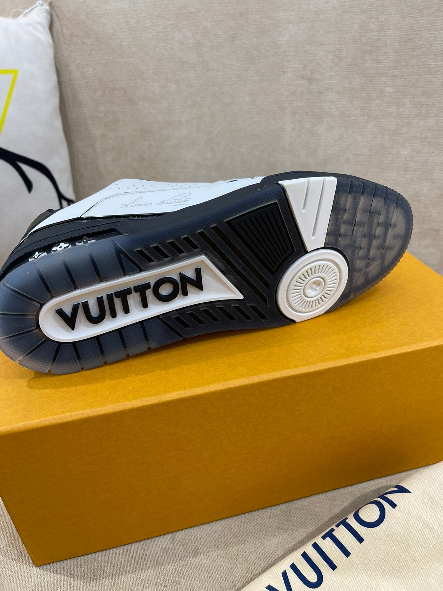 Luxury Shoes - LU-V - 395