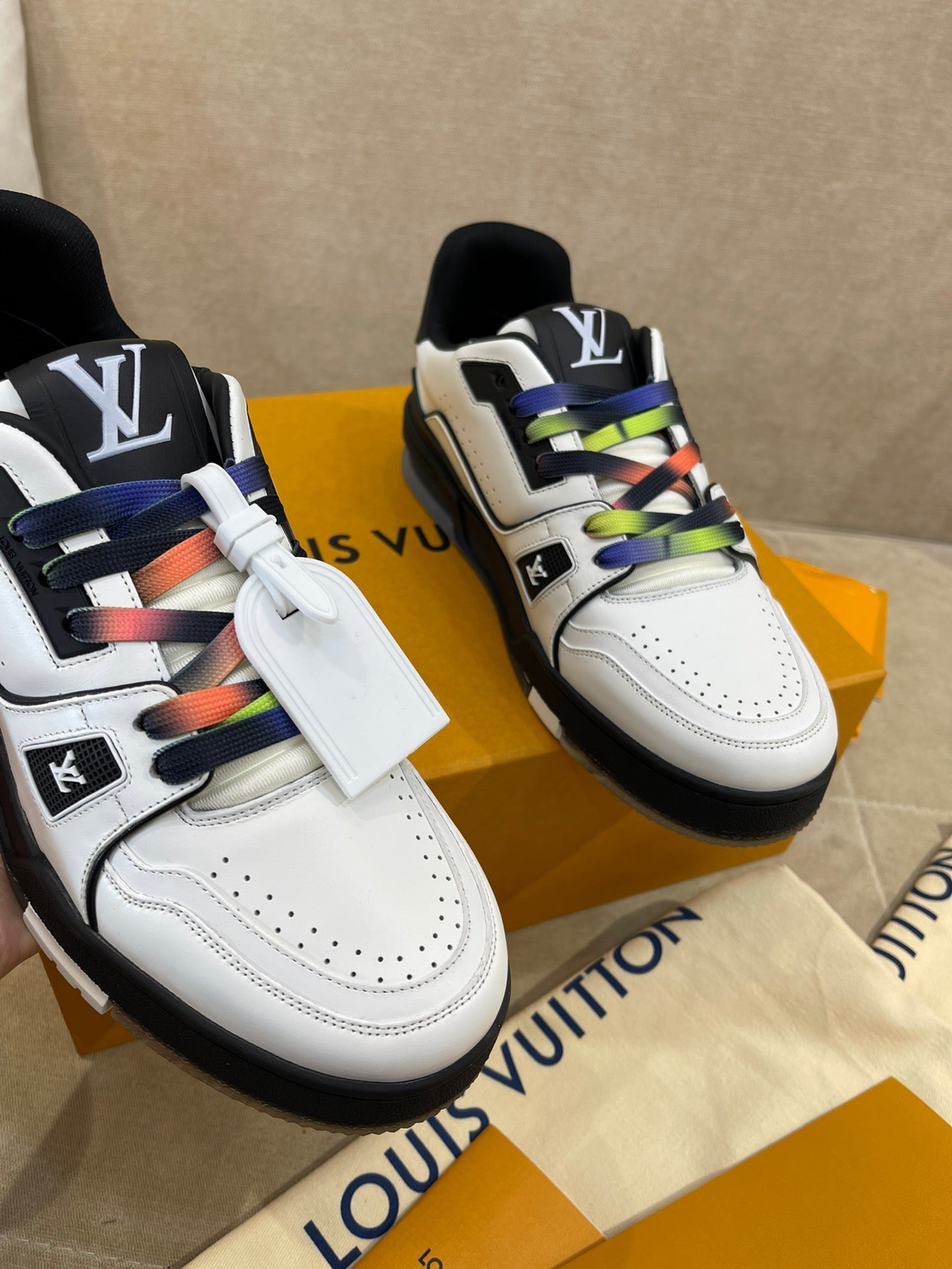 Luxury Shoes - LU-V - 395