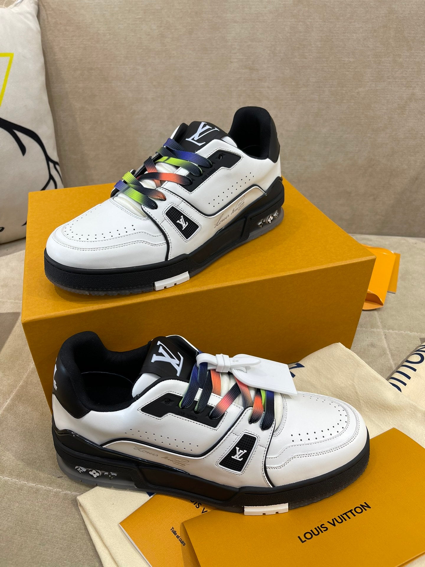 Luxury Shoes - LU-V - 395