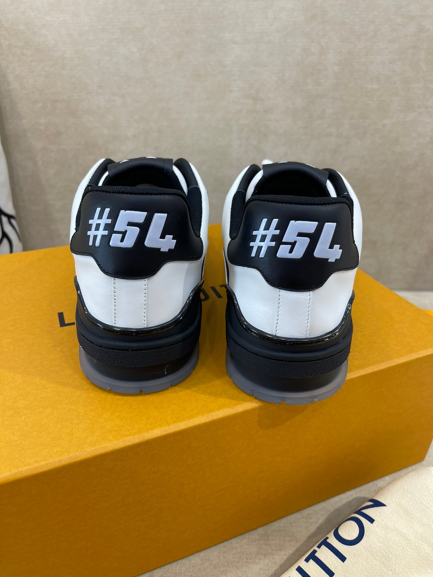 Luxury Shoes - LU-V - 395