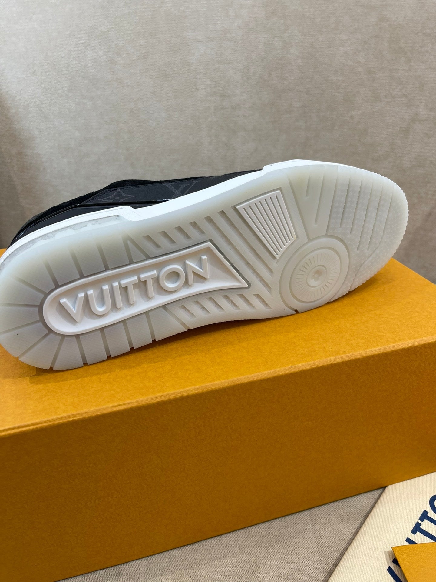 Luxury Shoes - LU-V - 396