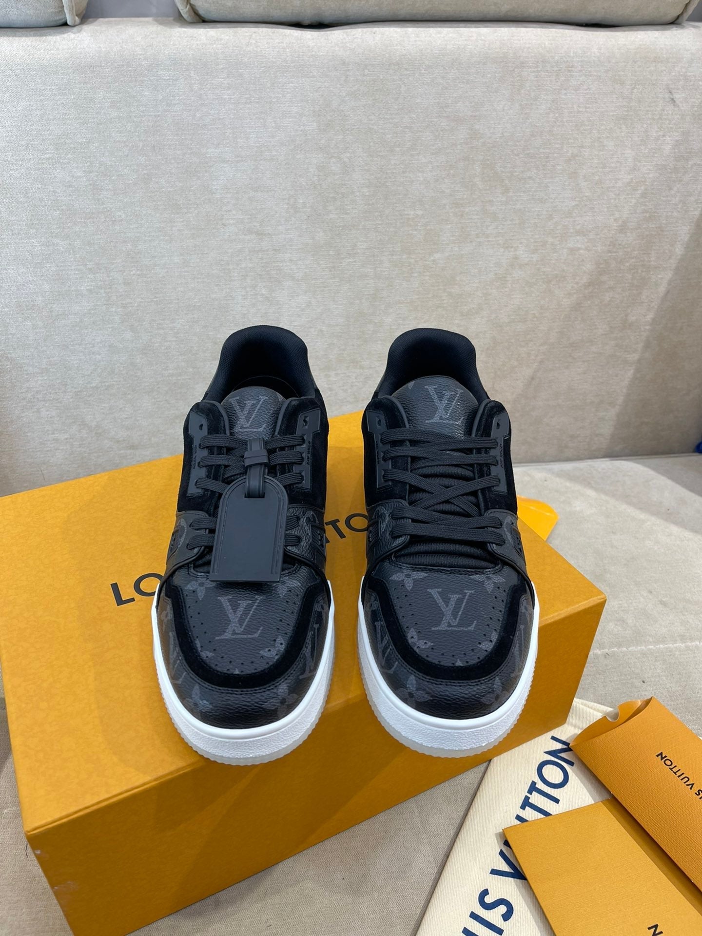 Luxury Shoes - LU-V - 396