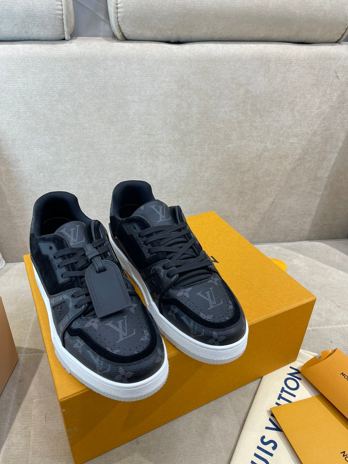 Luxury Shoes - LU-V - 396