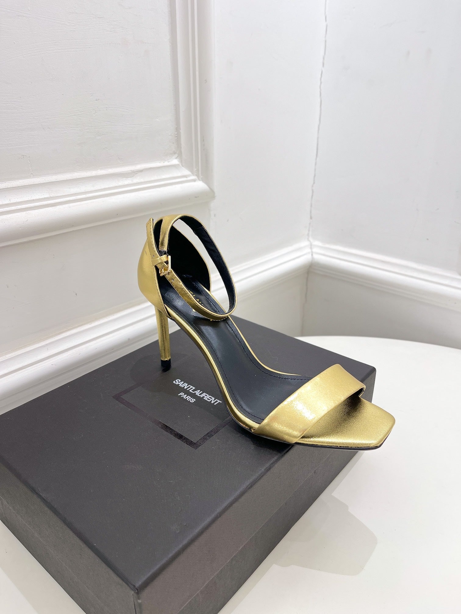 Luxury Shoes Sandals - SL - 528