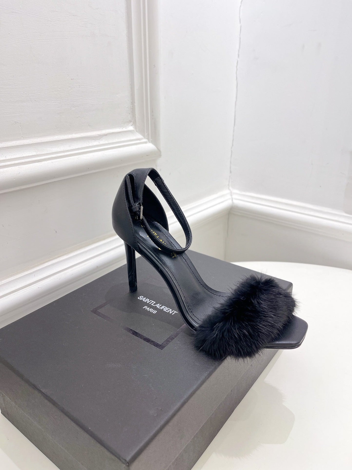 Luxury Shoes Sandals - SL - 527