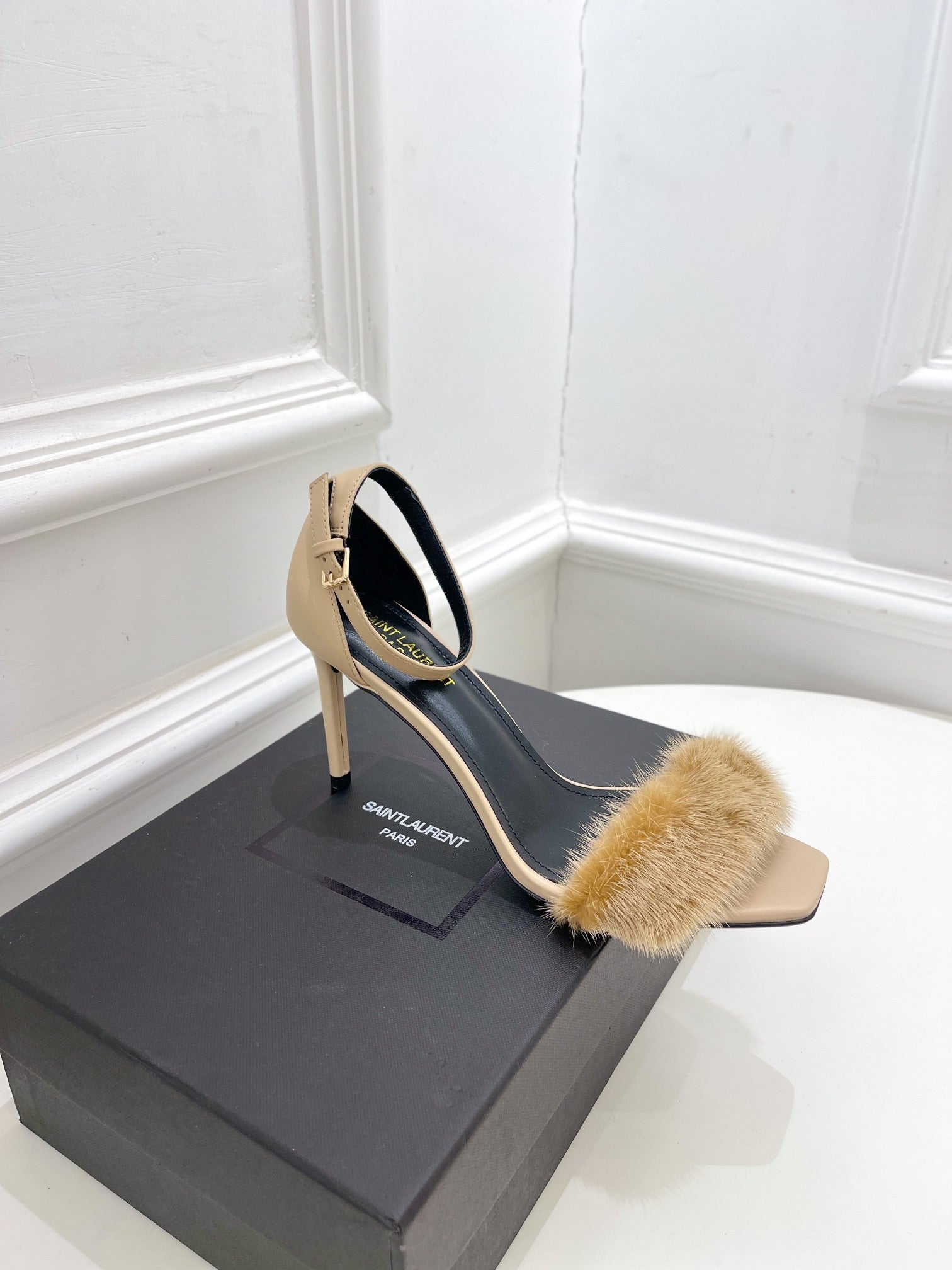 Luxury Shoes Sandals - SL - 526