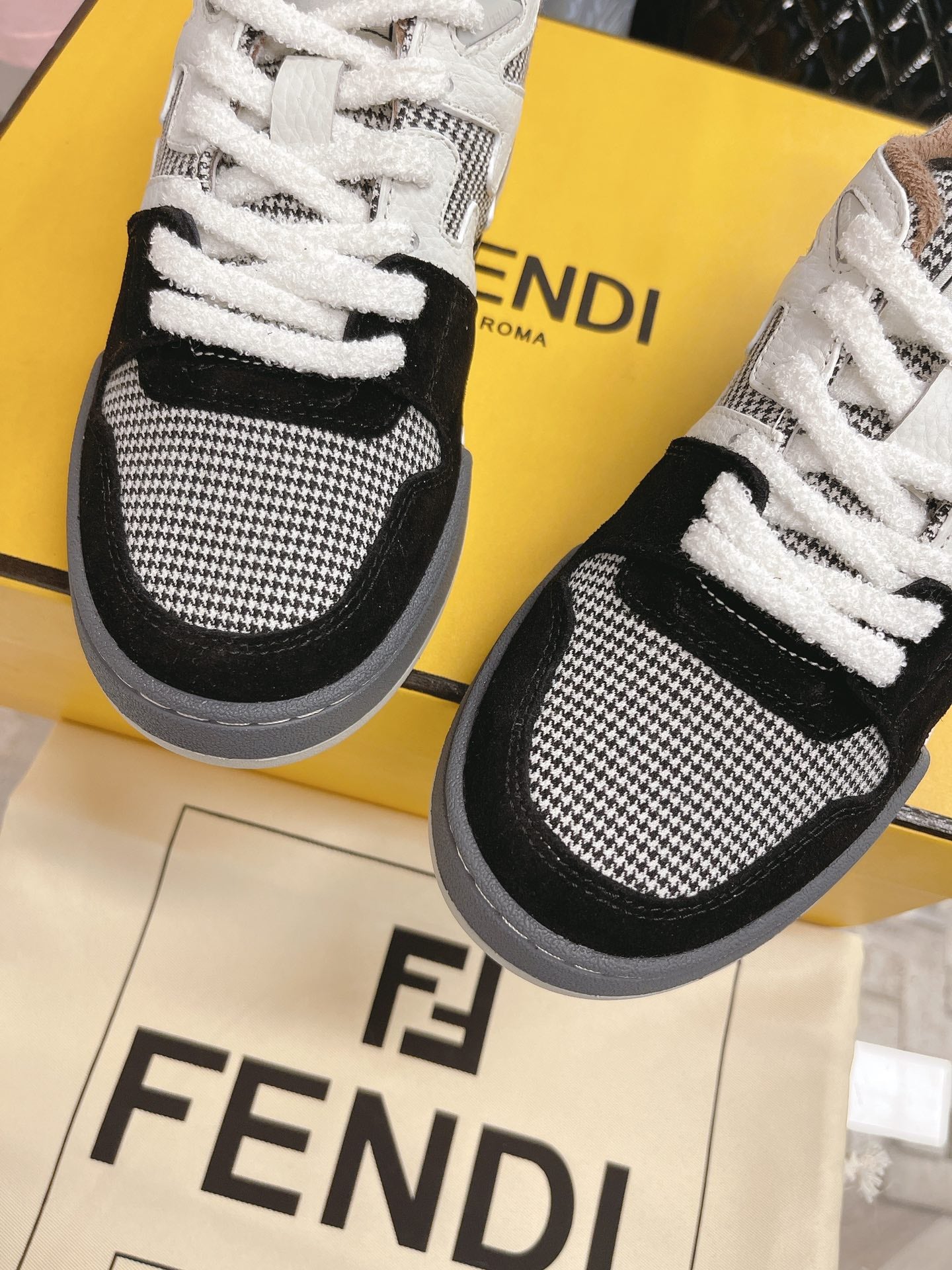 Luxury Shoes - FED - 581