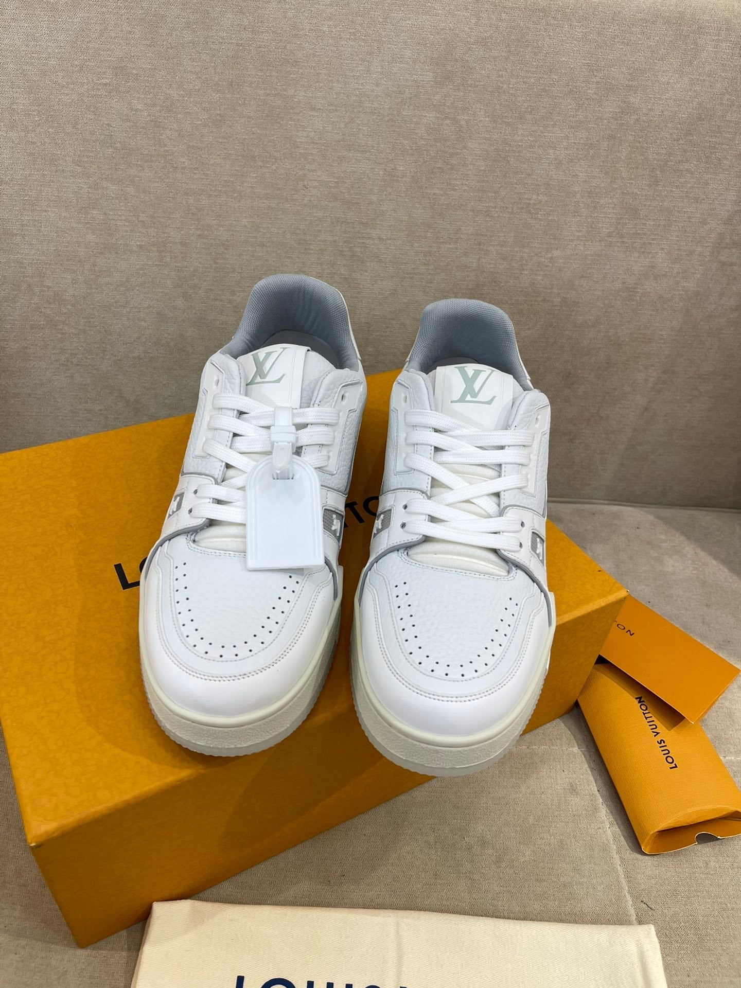 Luxury Shoes - LU-V - 388