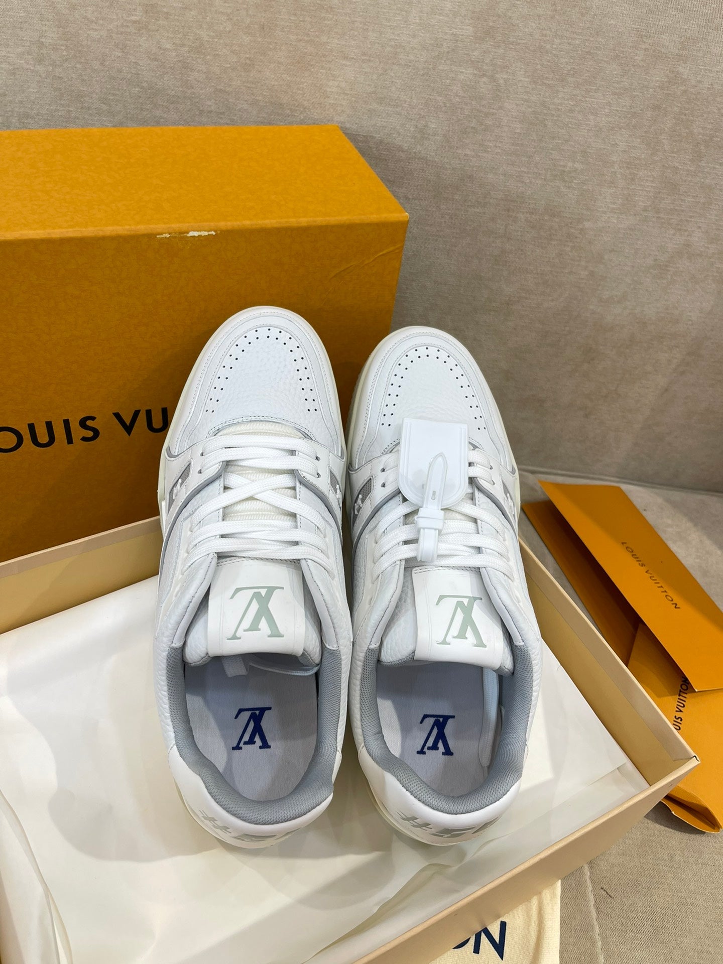 Luxury Shoes - LU-V - 388