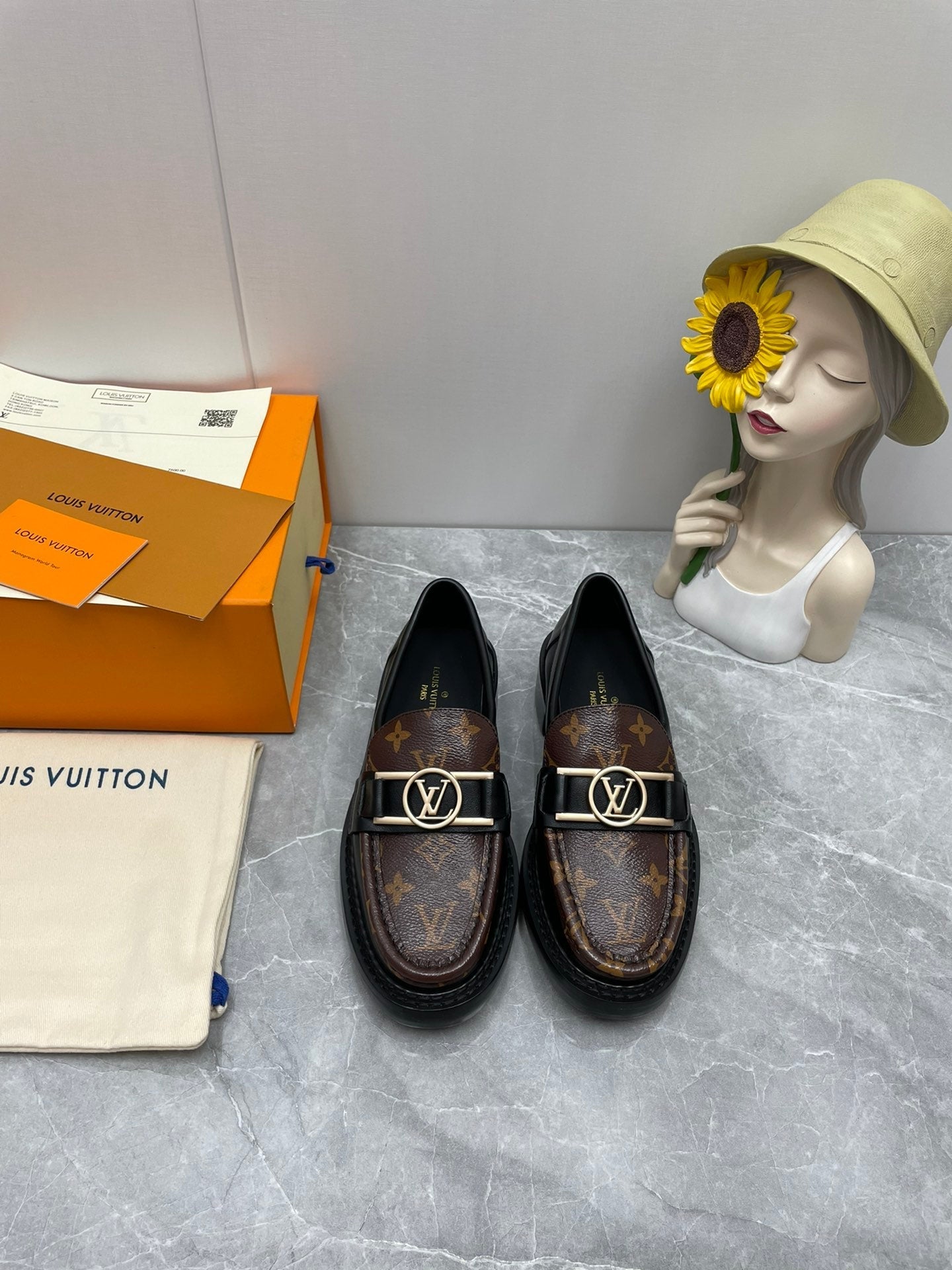 Luxury Shoes - LU-V - 1077