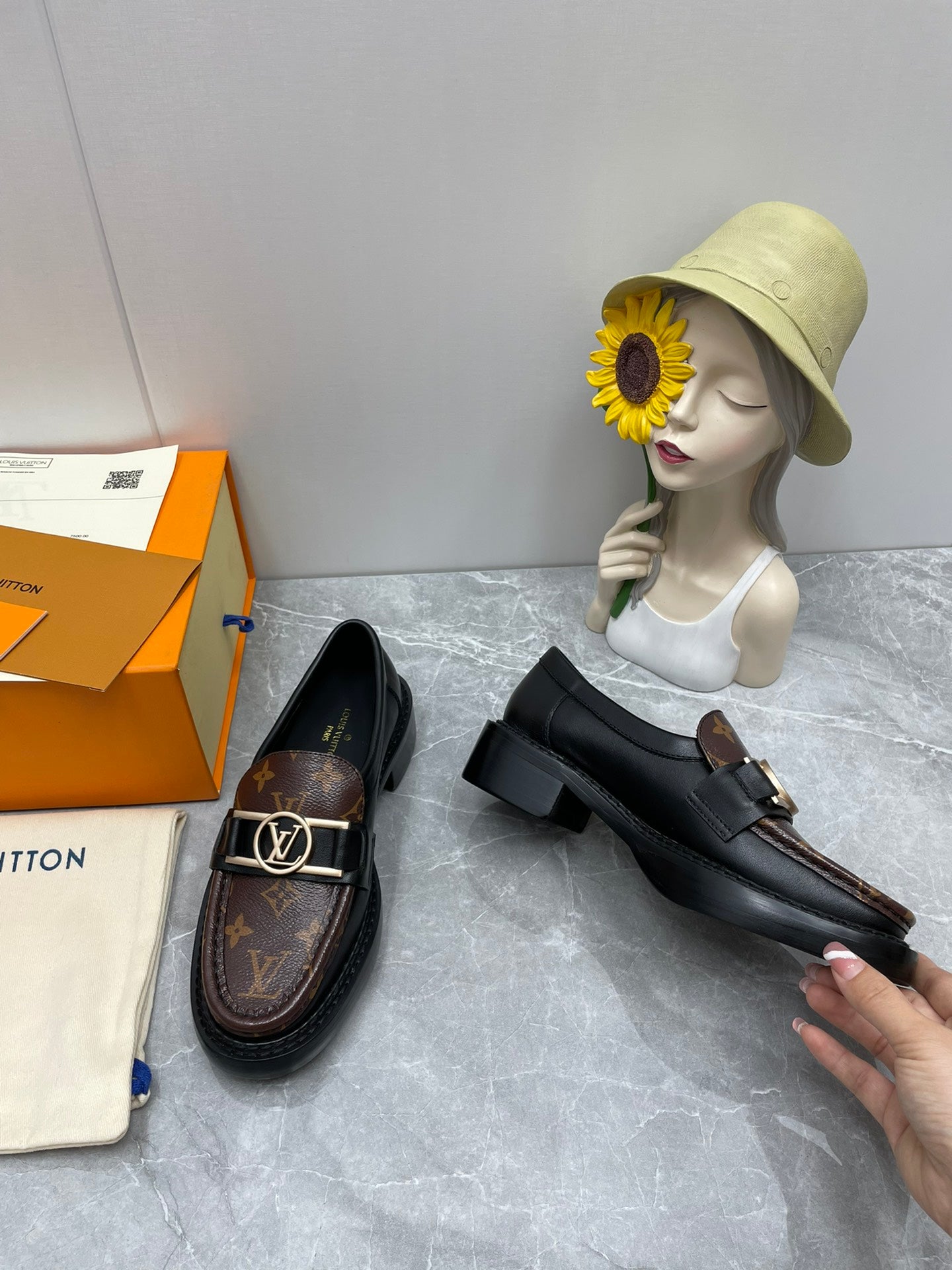 Luxury Shoes - LU-V - 1077